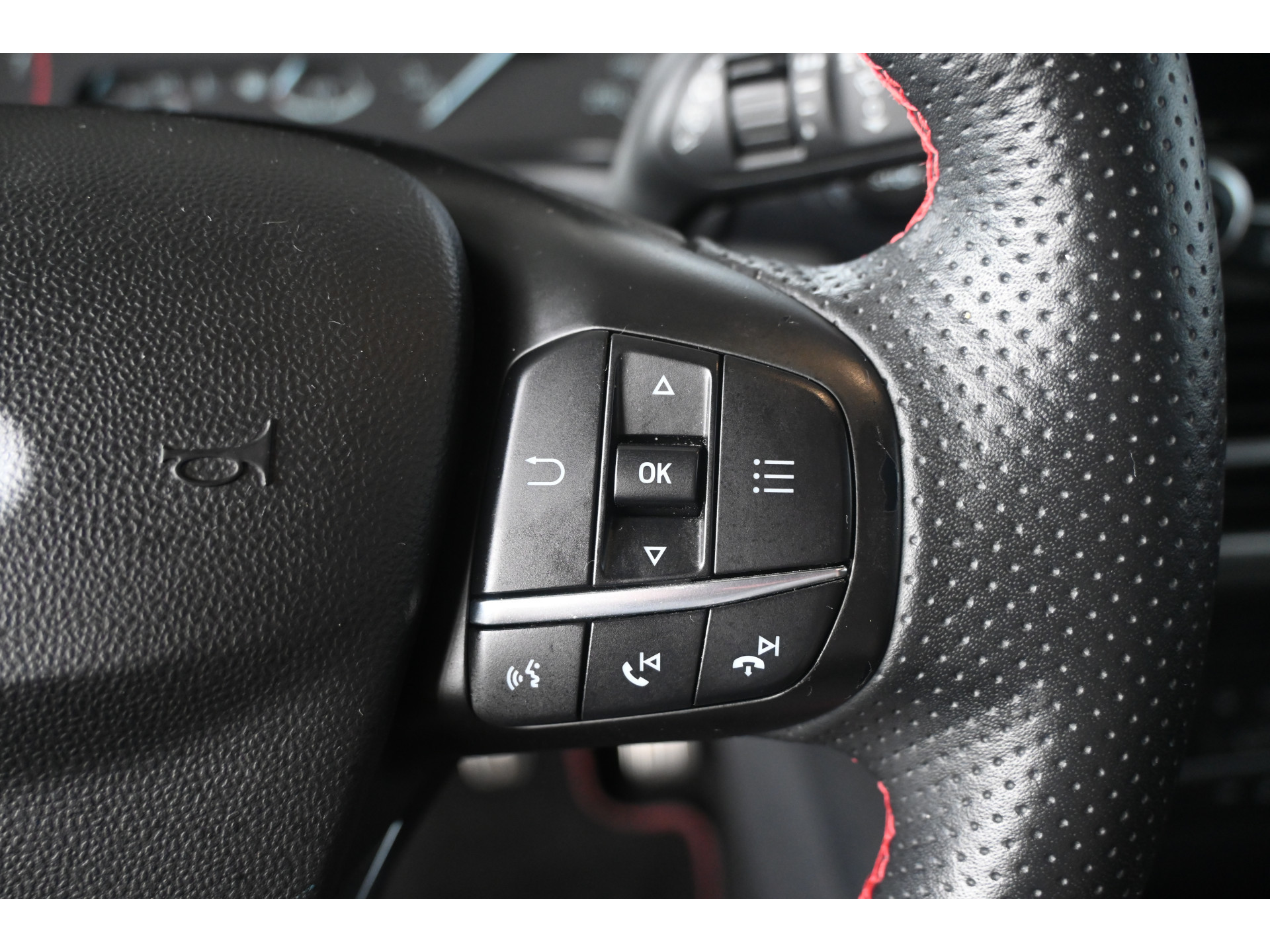 Ford Fiesta 1.0 EcoBoost ST-Line Navigatie Stuur/Stoelverwarming LED Carplay Rijklaarprijs! Inruil Mogelijk!
