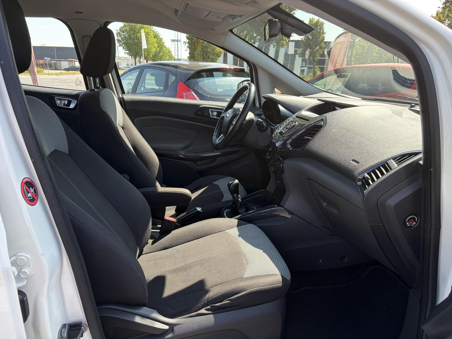 Ford EcoSport 1.0 EcoBoost Titanium Clima,Cruise,Pdc,Lm velgen,125pk,Bluetooth,N.A.P,Apk tot 09-2027