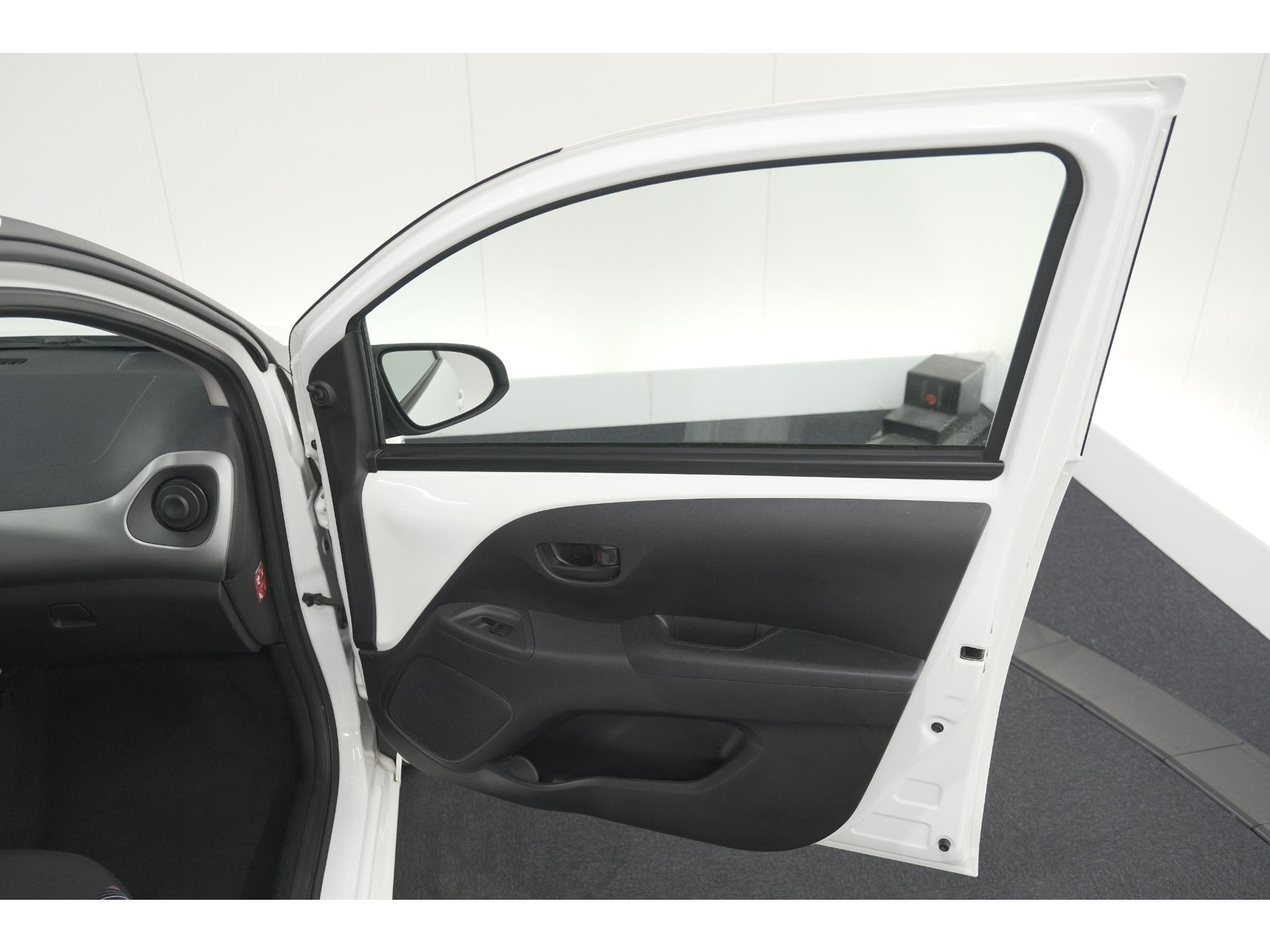 Citroen C1 1.0 e-VTi Feel | Camera | Airco | Lichtmetalen Velgen | DAB | 5 Deurs