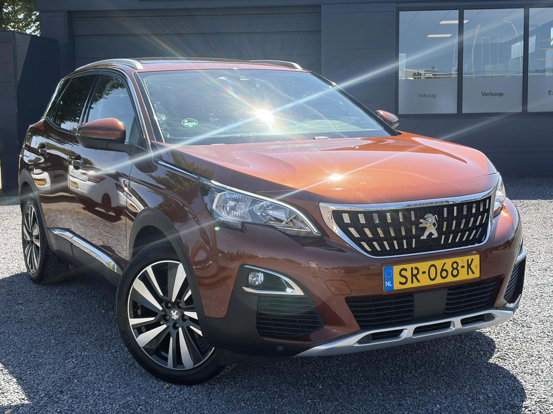 Peugeot 3008 1.2 PureTech Allure Distributieriem vv in 2025 l Pano l 360° Camera l Carplay l Dealer Onderhouden l Navi l Halfleder l Pdc l Keyless l 131pk l 6 Bak l Apk tot 12-2026