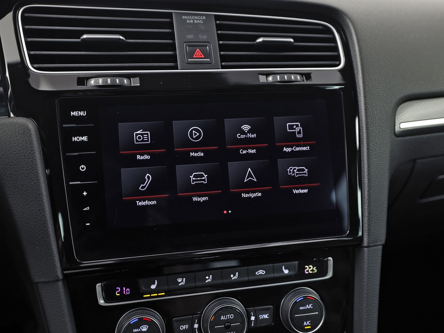Volkswagen Golf 2.0 TSI GTI Performance 245Pk Automaat (VIRTUAL COCKPIT, APPLE CARPLAY, GROOT NAVI, MODE KNOP, DYNAUDIO, CAMERA, STOELVERWARMING, ADAPTIVE CRUISE, DODEHOEK DETECTOR, NIEUWSTAAT)