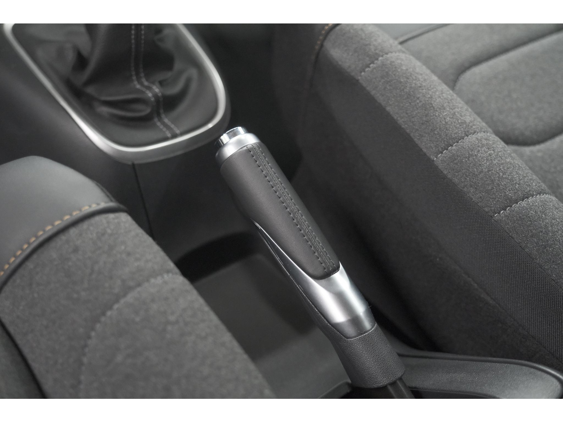 Citroen C3 PureTech 82 Max | Trekhaak | Keyless | Camera | Parkeersensoren | Navigatie | Stoelverwarming