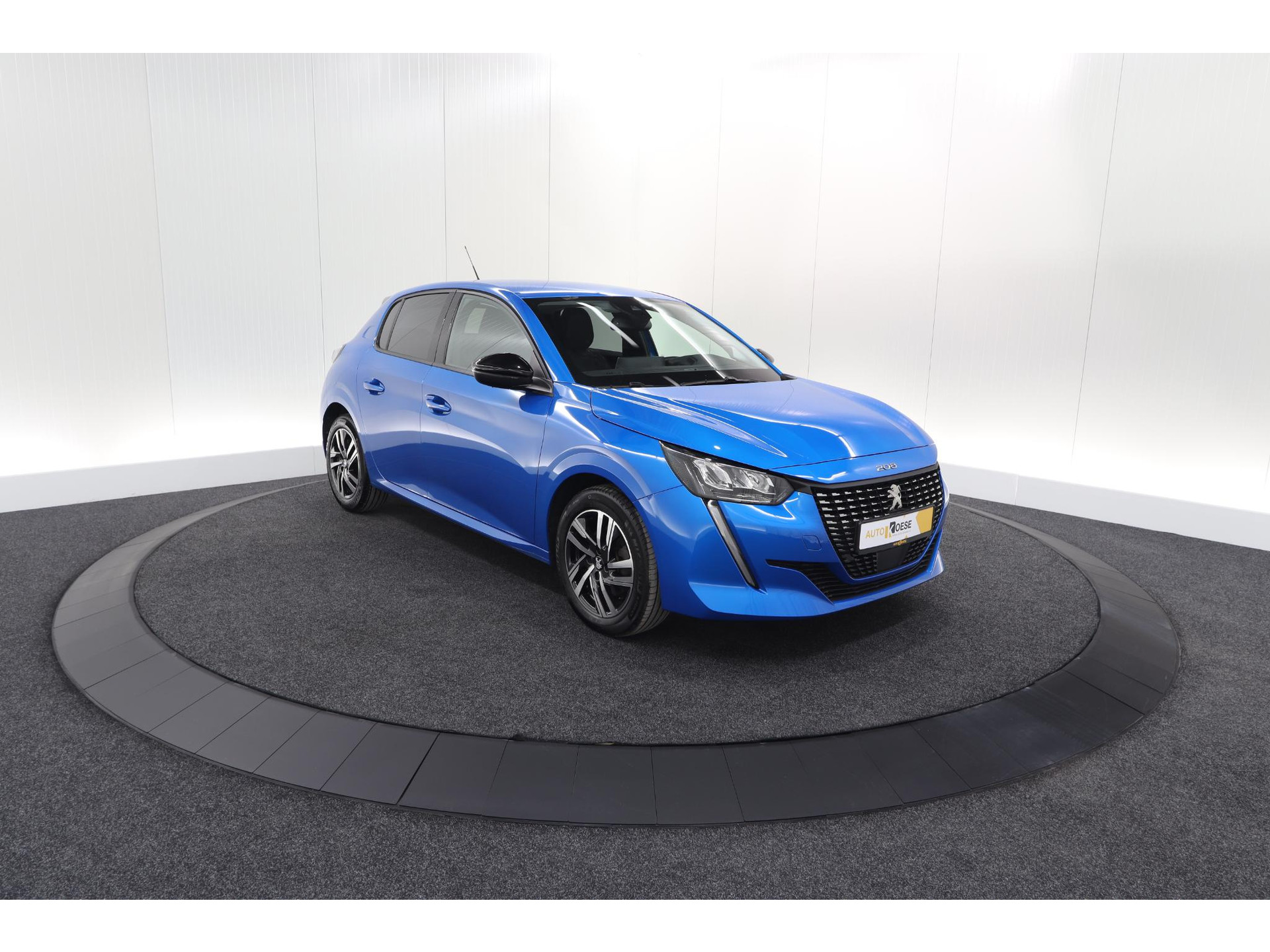 Peugeot 208 PureTech 100 Allure | Stoelverwarming | Adaptieve Cruise Control | Camera | Apple Carplay