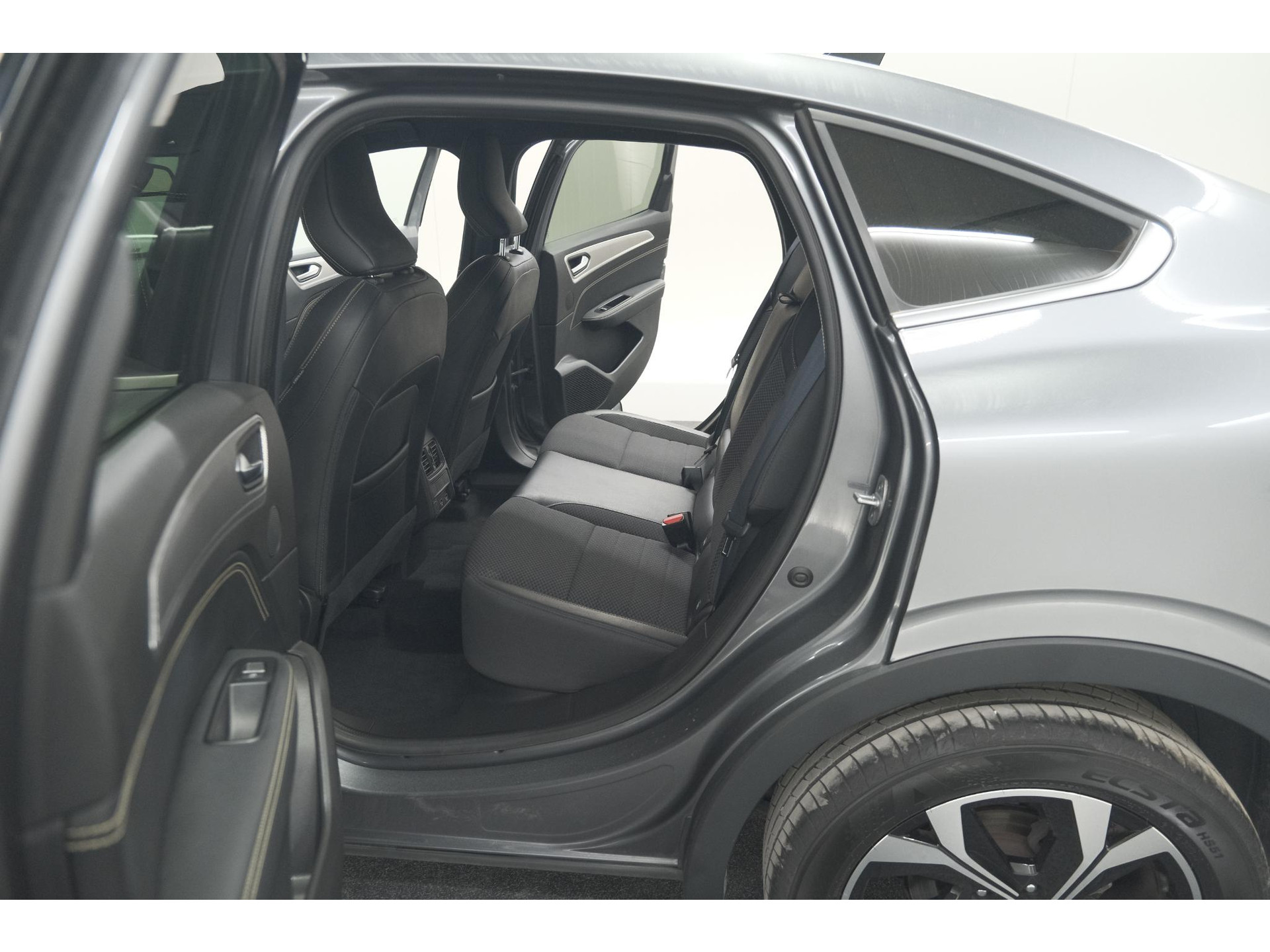 Renault Arkana Mild Hybrid 140 EDC Techno | 360 Camera | Dodehoekdetectie | Adaptieve Cruise Control