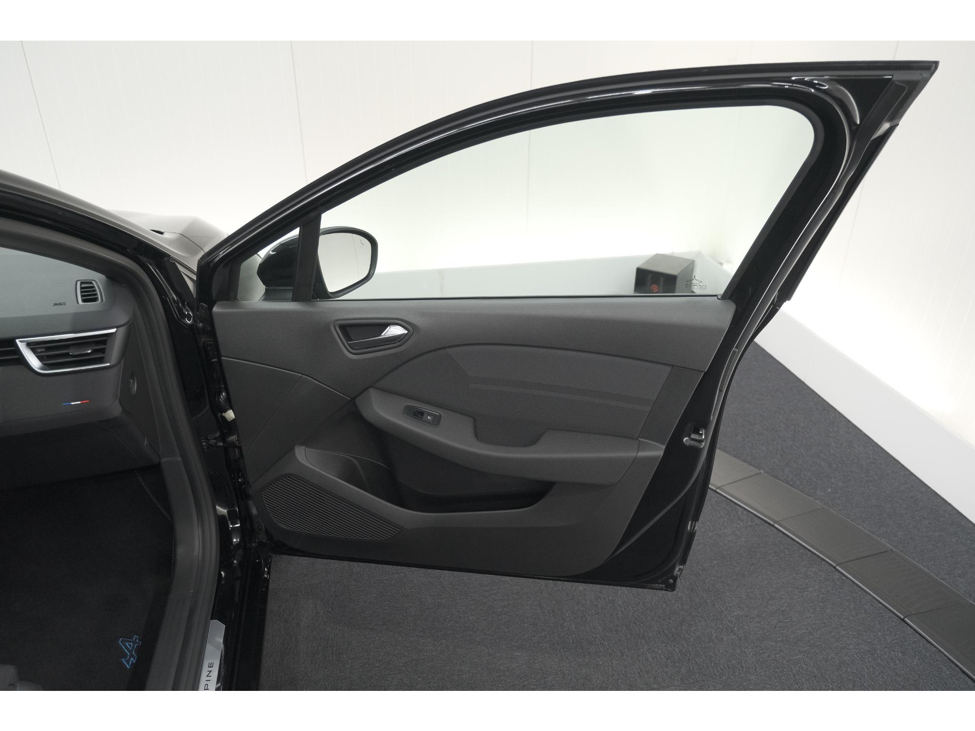 Renault Clio 1.6 E-Tech Full Hybrid 145 esprit Alpine | 360 Camera | Adaptieve Cruise Control | Dodehoekdetectie | 9.3 Inch Infotainmentscherm