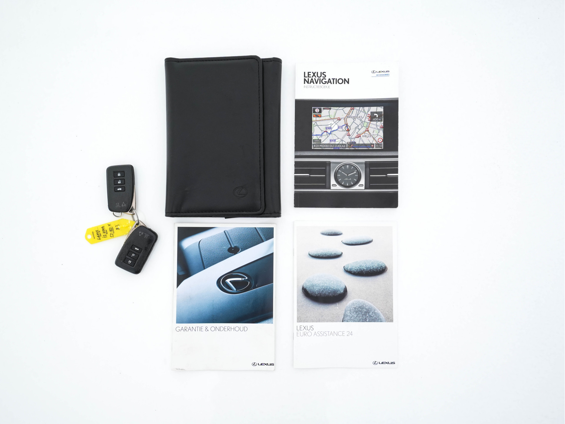 Lexus IS 300h Hybrid Business Line Aut. *PANO | LEATHER-MICROFIBRE | FULL-LED | NAVI-FULLMAP | HEATED-COMFORTSEATS | CAMERA | ECC | SHIFT-PADDLES | PDC | CRUISE | 17''ALU*