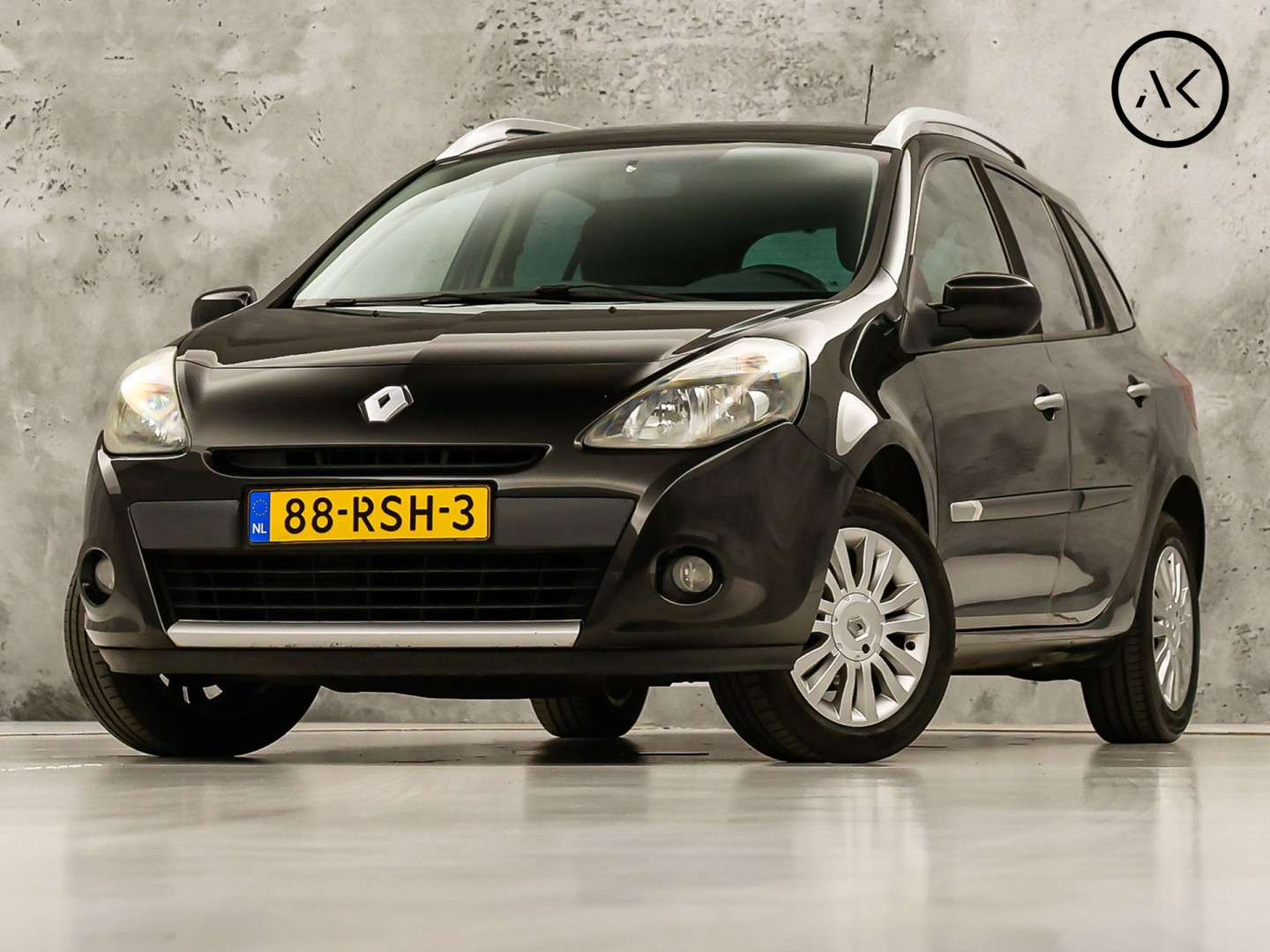 Renault Clio Estate 1.2 TCE Collection (AIRCO, ELEK RAMEN, CRUISE, SPORTSTOELEN, GETINT GLAS, LM VELGEN, NIEUWSTAAT)