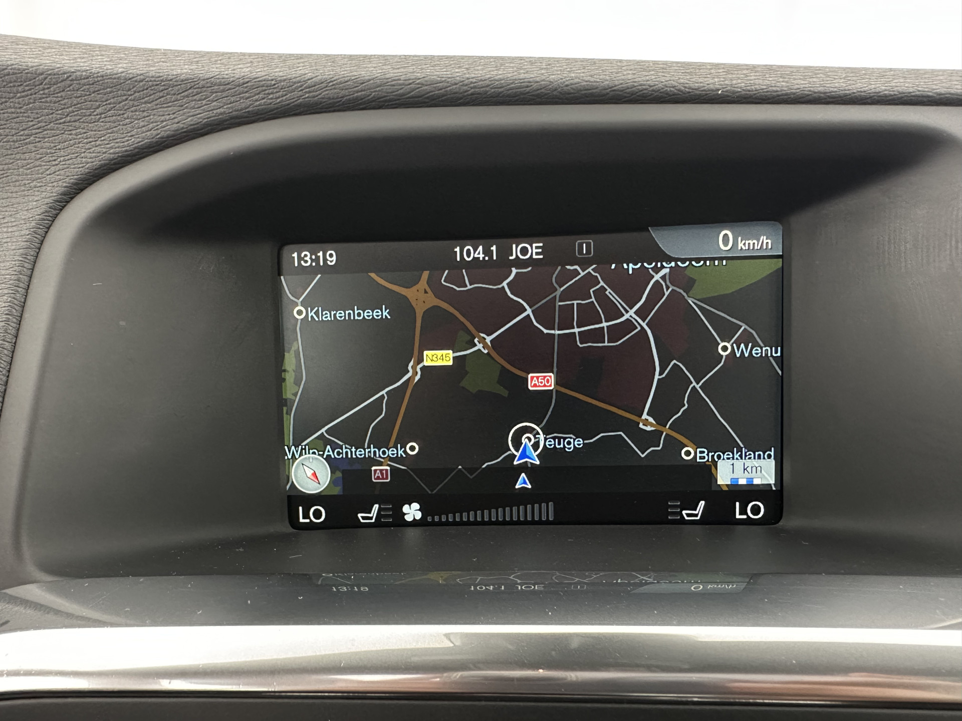 Volvo V60 2.4 D6 Twin Engine R-Design Aut. *PANO | LEATHER-ALCANTARA | BI-XENON | MEMORY-PACK | HEATED-COMFORTSEATS | NAVI-FULLMAP | CAMERA | PRIVACY-GLASS | ECC | PDC | CRUISE | 18''ALU*