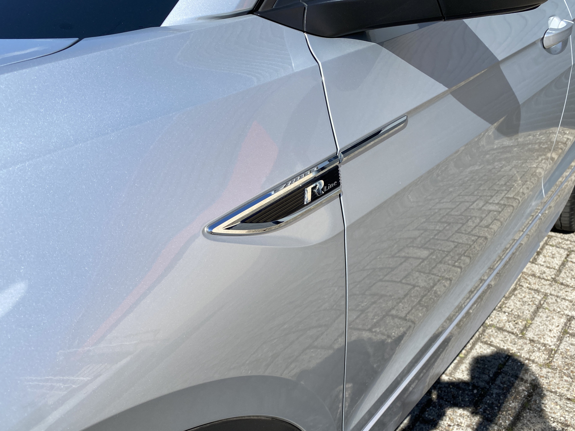 Volkswagen T-Cross 1.0 TSI R Line 116 pk | dealer onderh. | virtual cockpit | navigatie | camera | stoelverwarming | apple carplay | keyless go