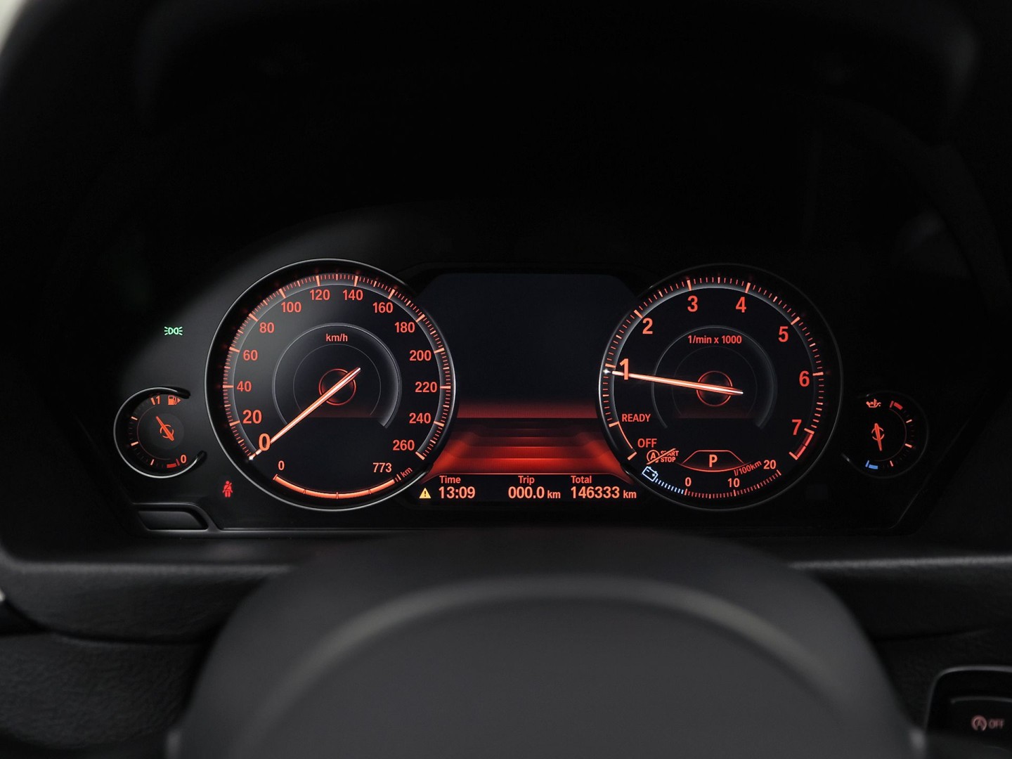 BMW 3 Serie 318i M Sport High Executive Automaat (VIRTUAL COCKPIT, M PAKKET, GROOT NAVI, STOELVERWARMING, SPORT AUTOMAAT, SPORTSTOELEN, TREKHAAK, GETINT GLAS, PARKEERSENSOREN, NIEUWSTAAT)