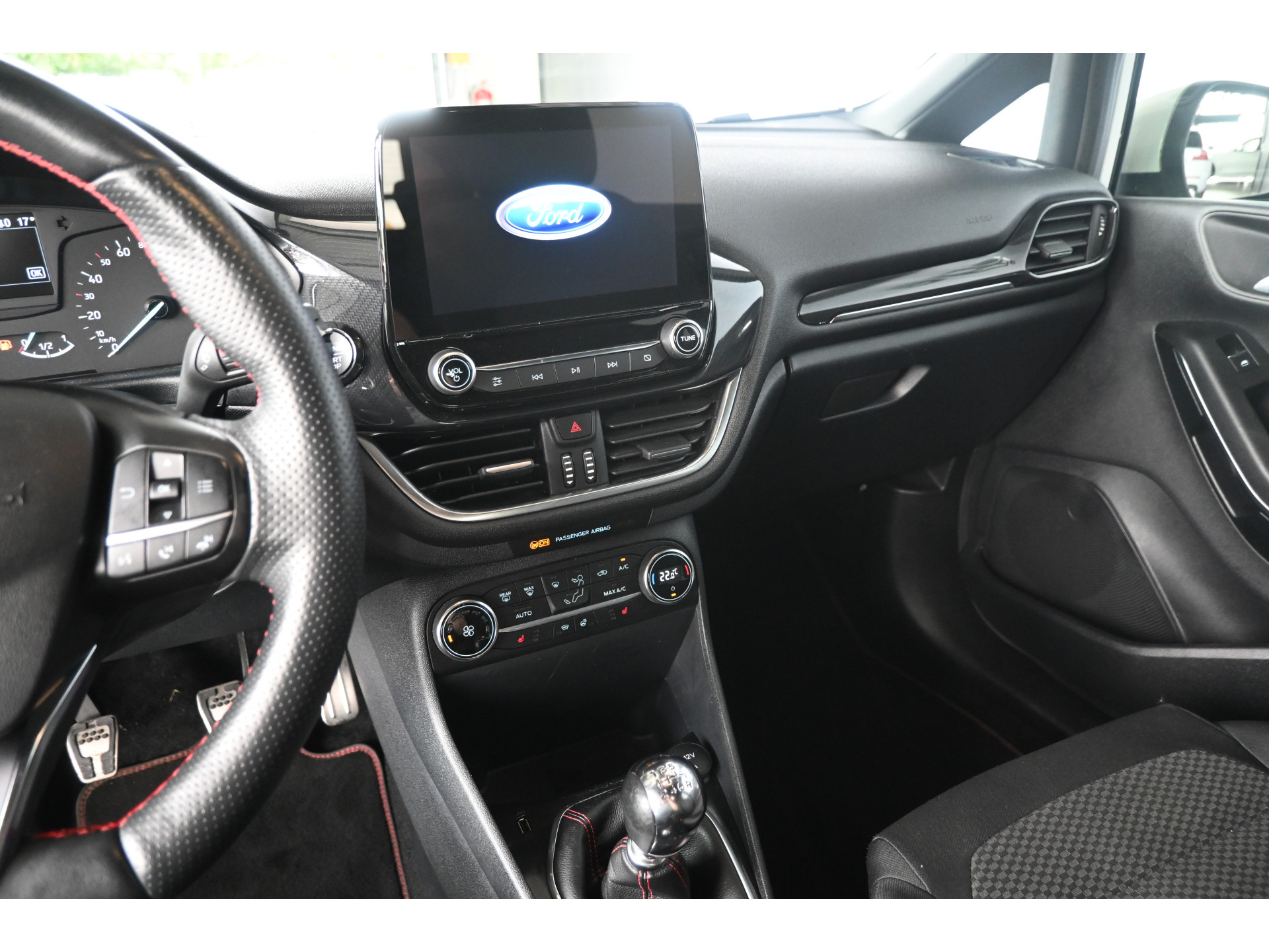 Ford Fiesta 1.0 EcoBoost ST-Line Navigatie Stuur/Stoelverwarming LED Carplay Rijklaarprijs! Inruil Mogelijk!