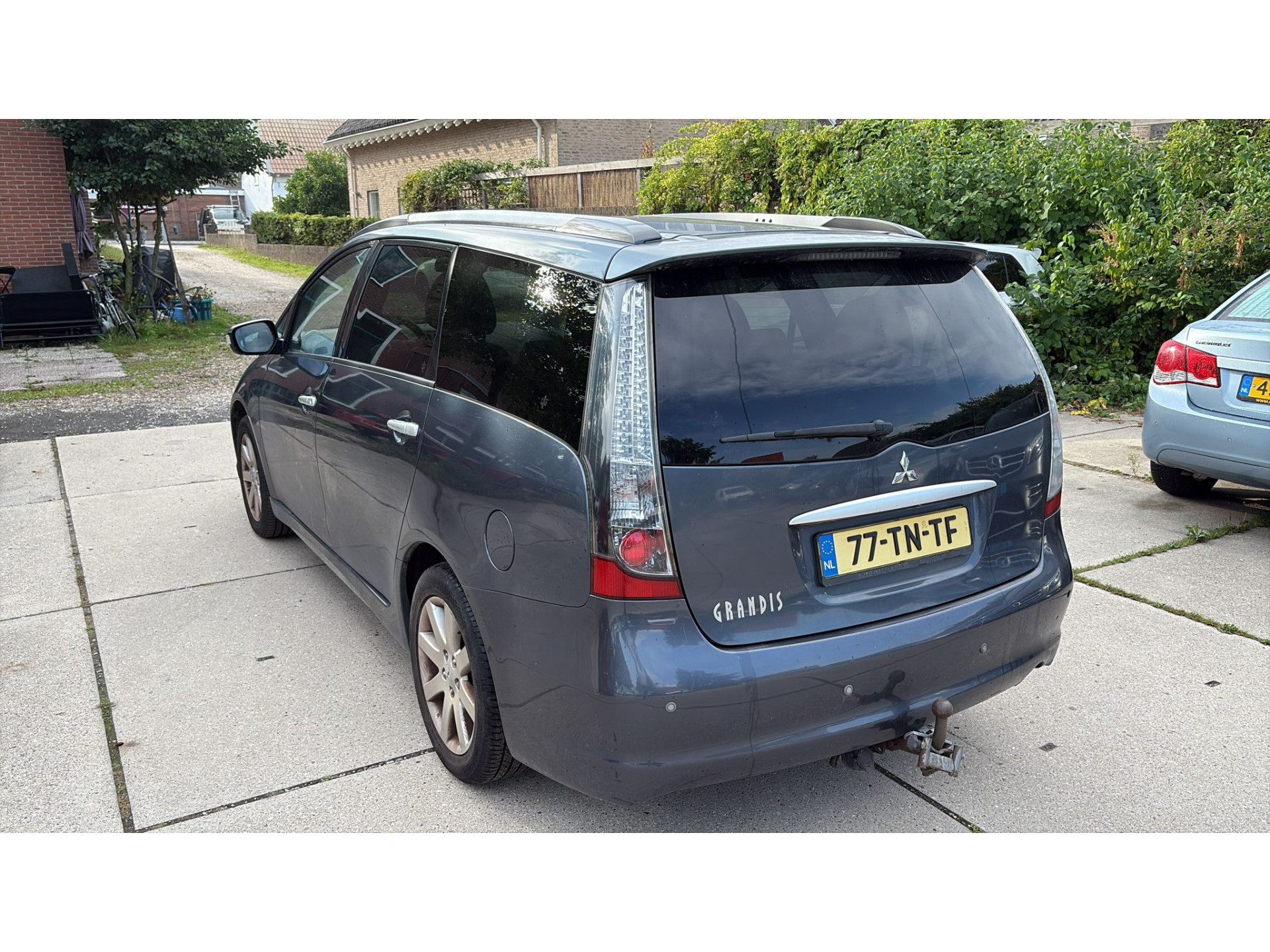 Mitsubishi Grandis 2.4-16V 7 Zits Only Export