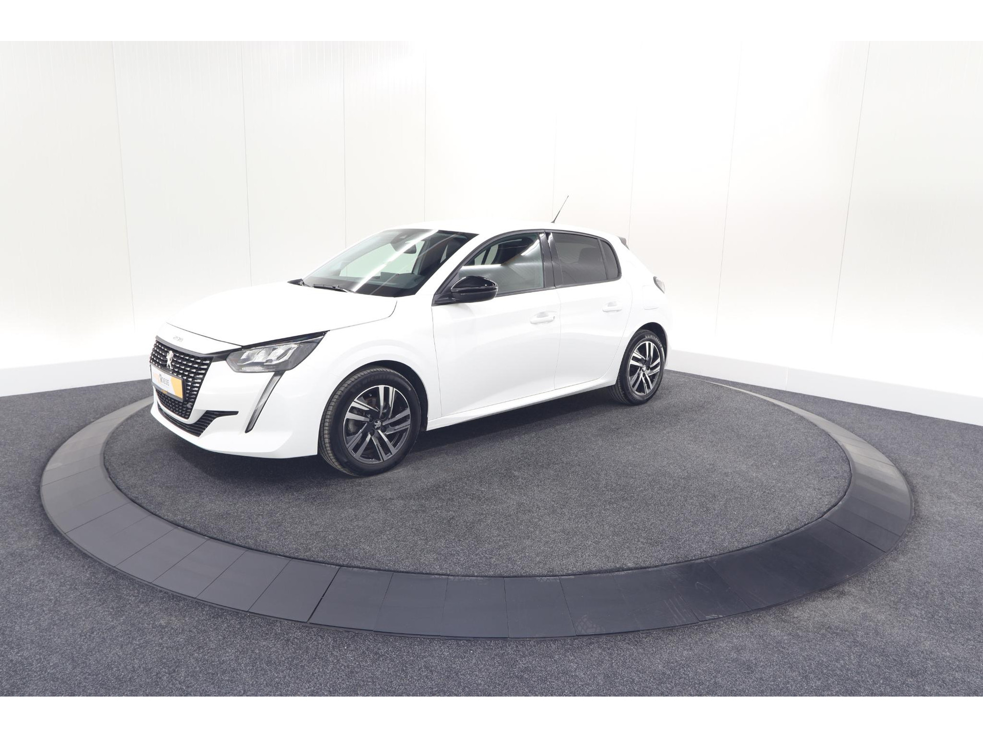 Peugeot 208 PureTech 100 Allure Pack | Camera | Apple Carplay | Stoelverwarming | Parkeersensoren