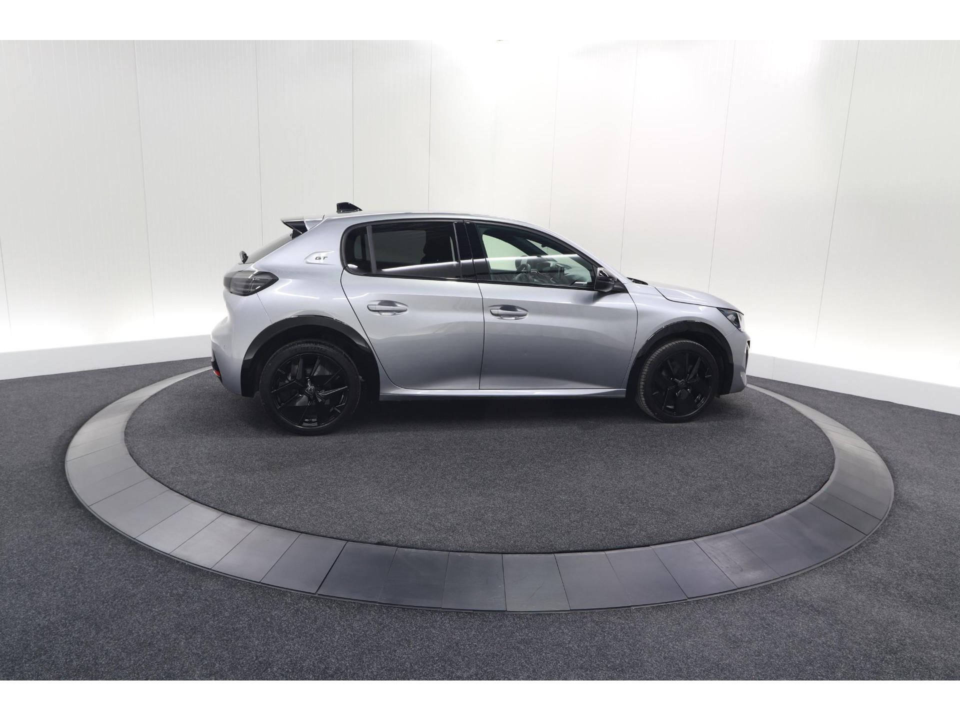 Peugeot 208 PureTech 100 GT Dark Edition | Camera | Navigatie | Apple Carplay | Parkeersensoren