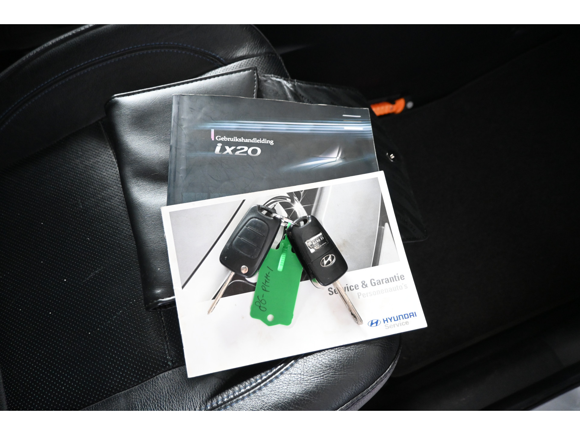 Hyundai ix20 1.4i i-Catcher Clima Navigatie Schuifdak Trekhaak Goed Onderhouden! Inruil Mogelijk!