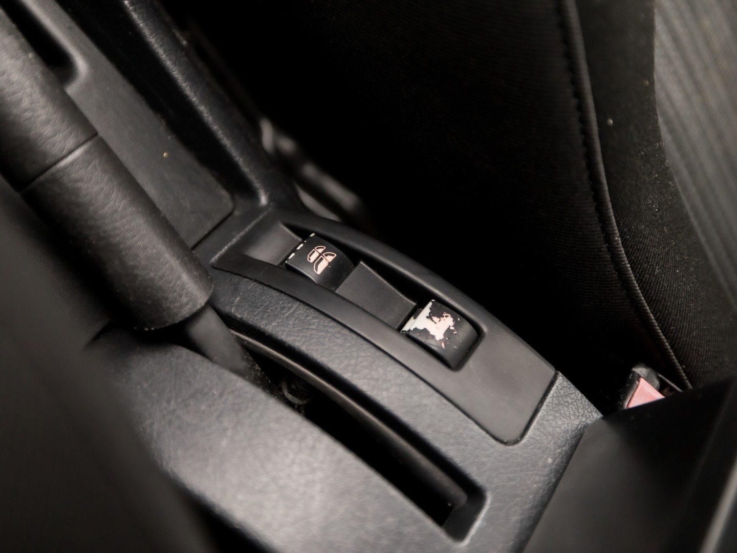 Peugeot 207 CC 1.6 VTi Sport (CLIMATE, TREKHAAK, CRUISE, SPORTSTOELEN, ELEKTRISCHE KAP, PARKEERSENSOREN, ELEK PAKKET, NIEUWSTAAT)