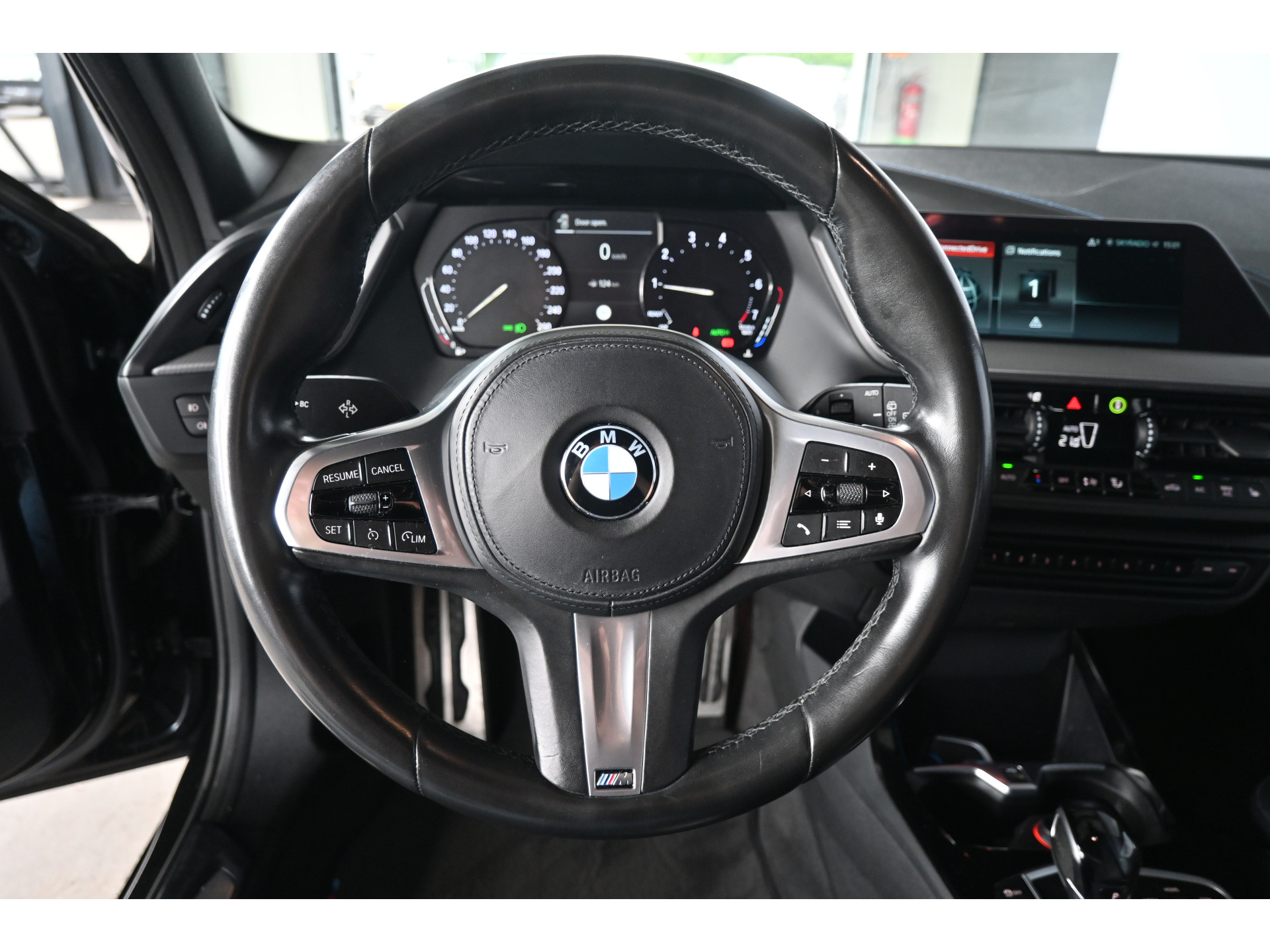BMW 1-serie 118i High Executive Aut M Sport Navigatie Carplay Dealer Onderhouden! Inruil Mogelijk!