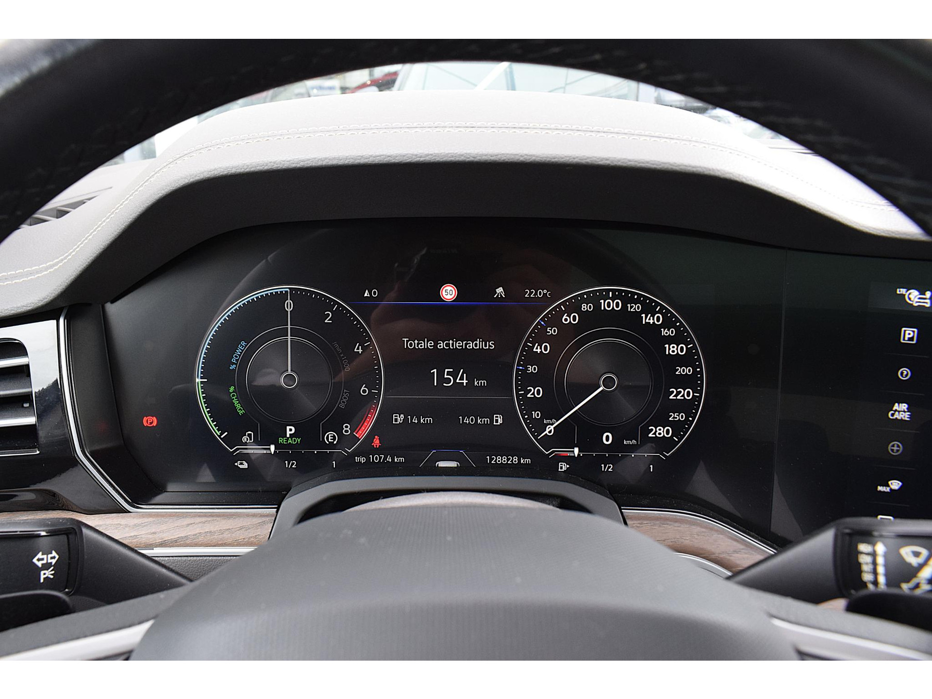 Volkswagen Touareg 3.0 TSi eHybrid 4MOTION | Trekhaak | Luchtvering | Pano | Leer | Memory | SOH 97,6%