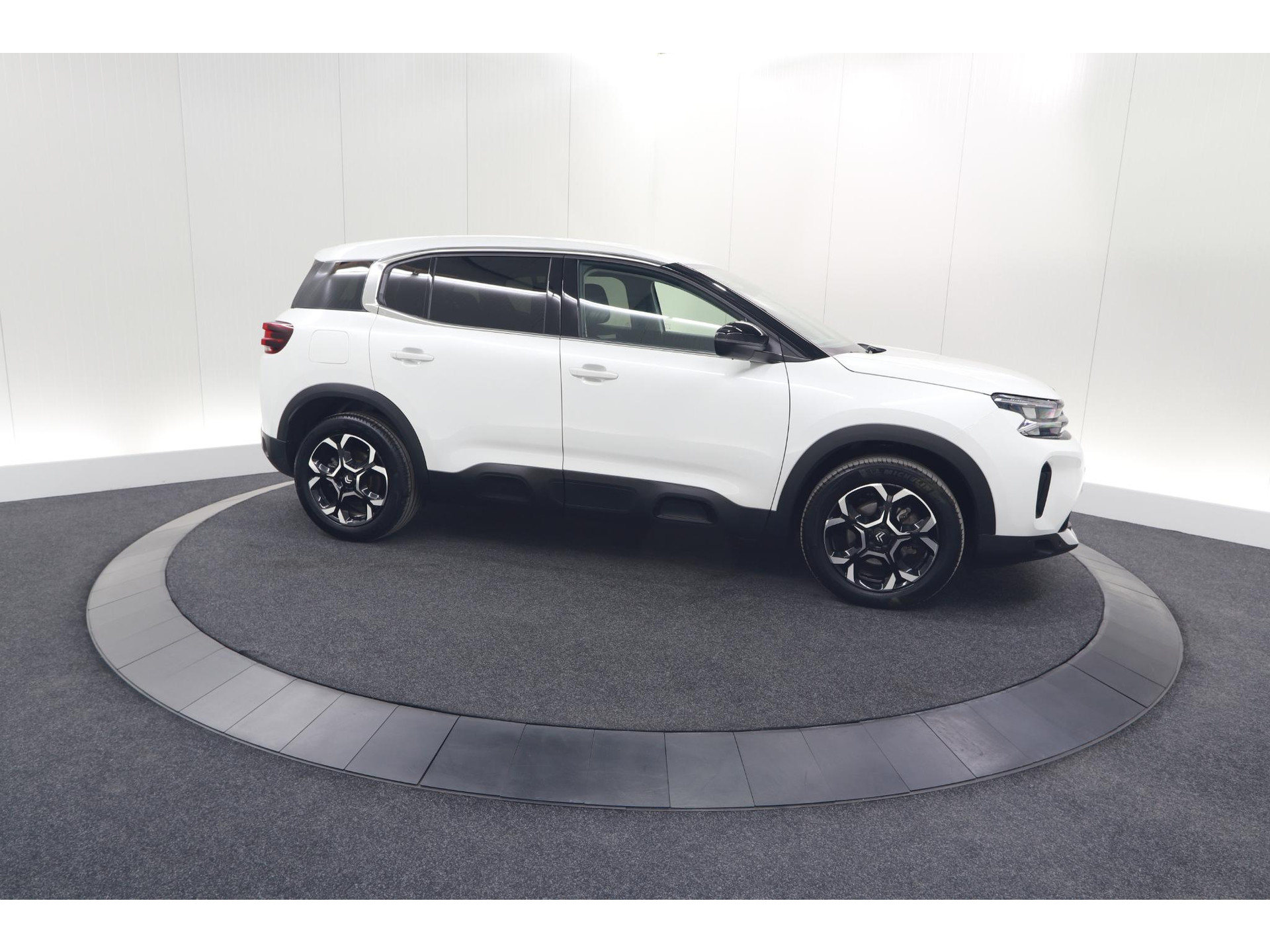 Citroen C5 Aircross Hybrid 136 e-DCS7 Plus | Camera | Navigatie | Parkeersensoren | Apple Carplay