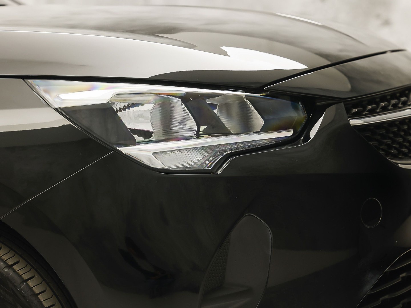 Opel Corsa 1.2 Sport (APPLE CARPLAY, GROOT NAVI, 360 CAMERA, CRUISE, PARKEERSENSOREN, LEDER STUURWIEL, SPORTSTOELEN, LM VELGEN, NIEUWSTAAT)