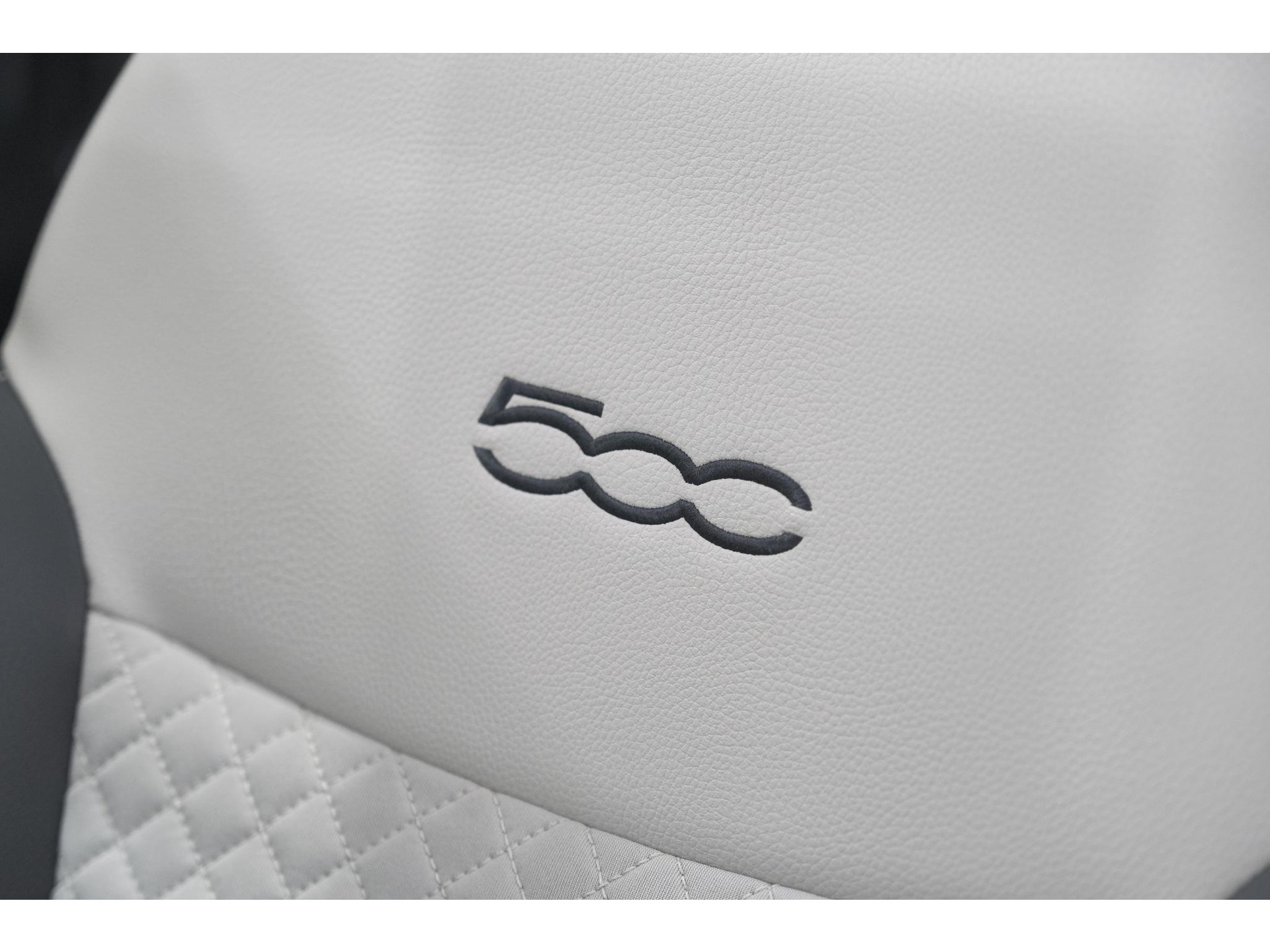 Fiat 500 C 1.0 Hybrid Dolcevita | Apple Carplay | Parkeersensoren | Climate Control