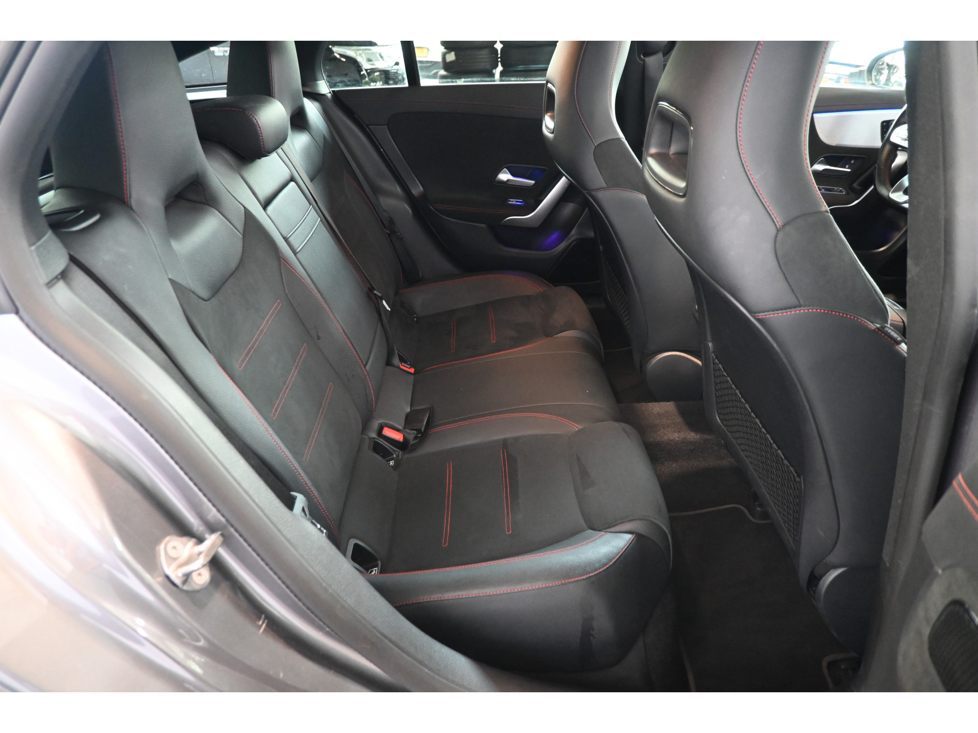 Mercedes-Benz CLA-klasse Shooting Brake 180 Automaat Business Solution AMG Clima Panoramadak Widescreen Sfeer LED Rijklaarprijs! Inruil Mogelijk!