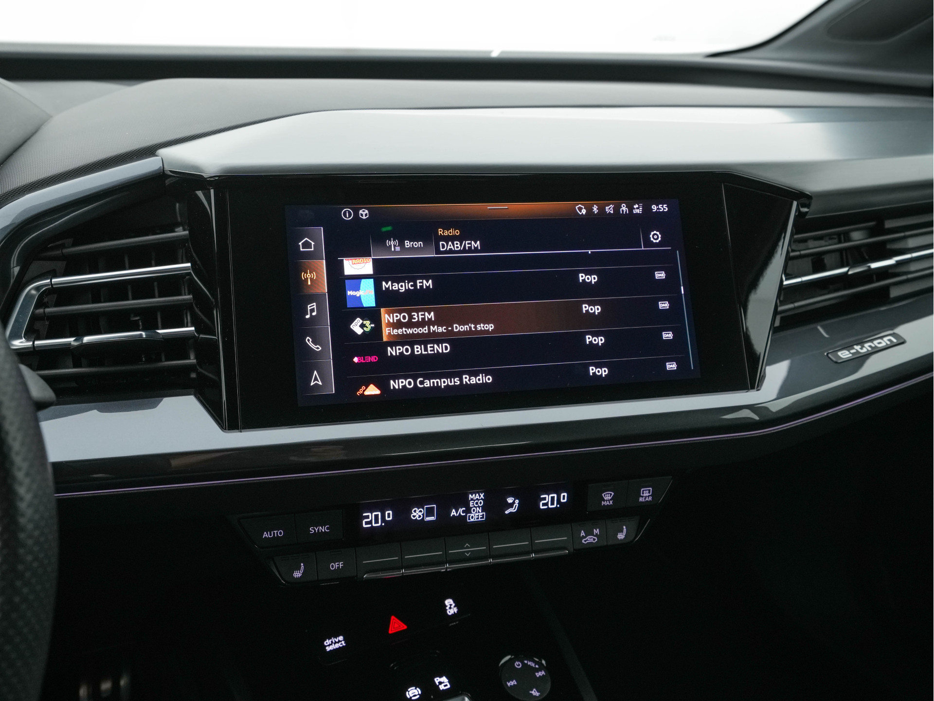 Audi Q4 Sportback e-tron 40 S-Line Edition 77 kWh [ 3-Fase ] {SOH-92%} (INCL-BTW) *HEAT-PUMP | LEATHER-FABRIC | MATRIX-LED | ADAPTIVE-CRUISE | AMBIENT-LIGHT | DIGI-COCKPIT | AUDI-SOUND | DAB+ | KEYLESS | SHIFT-PADDLES | CAMERA | HEATED-SPORTSEATS | 20''AL