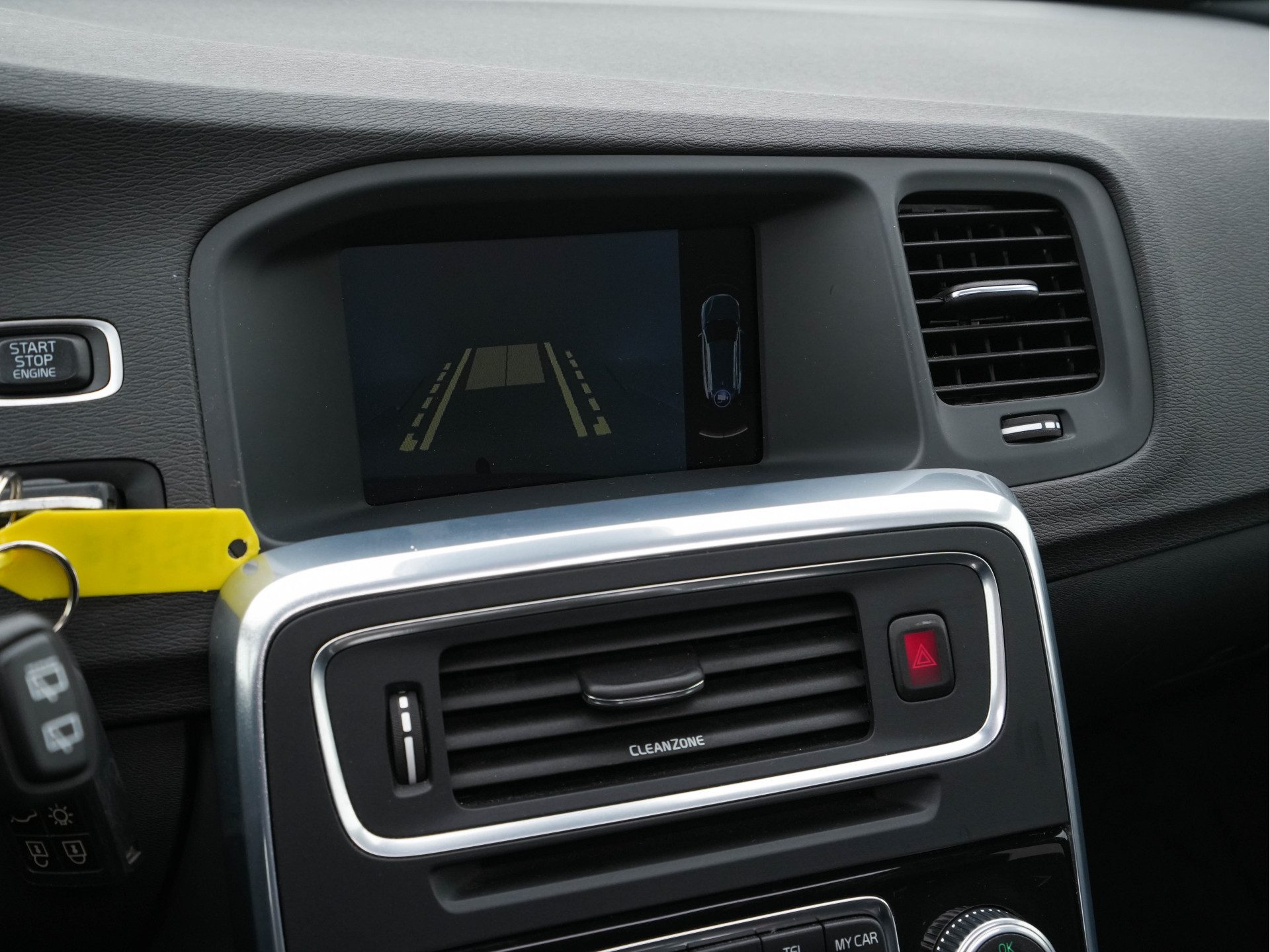 Volvo V60 2.4 D6 AWD Twin Engine Summum Aut. *PANO | NAVI-FULLMAP | LEATHER | BI-XENON | CAMERA |  ECC | PDC | CRUISE | SPORT-SEATS | PRIVACY-GLASS | TOWBAR | MEMORY-PACK | HEATED-COMFORTSEATS | 18"ALU*