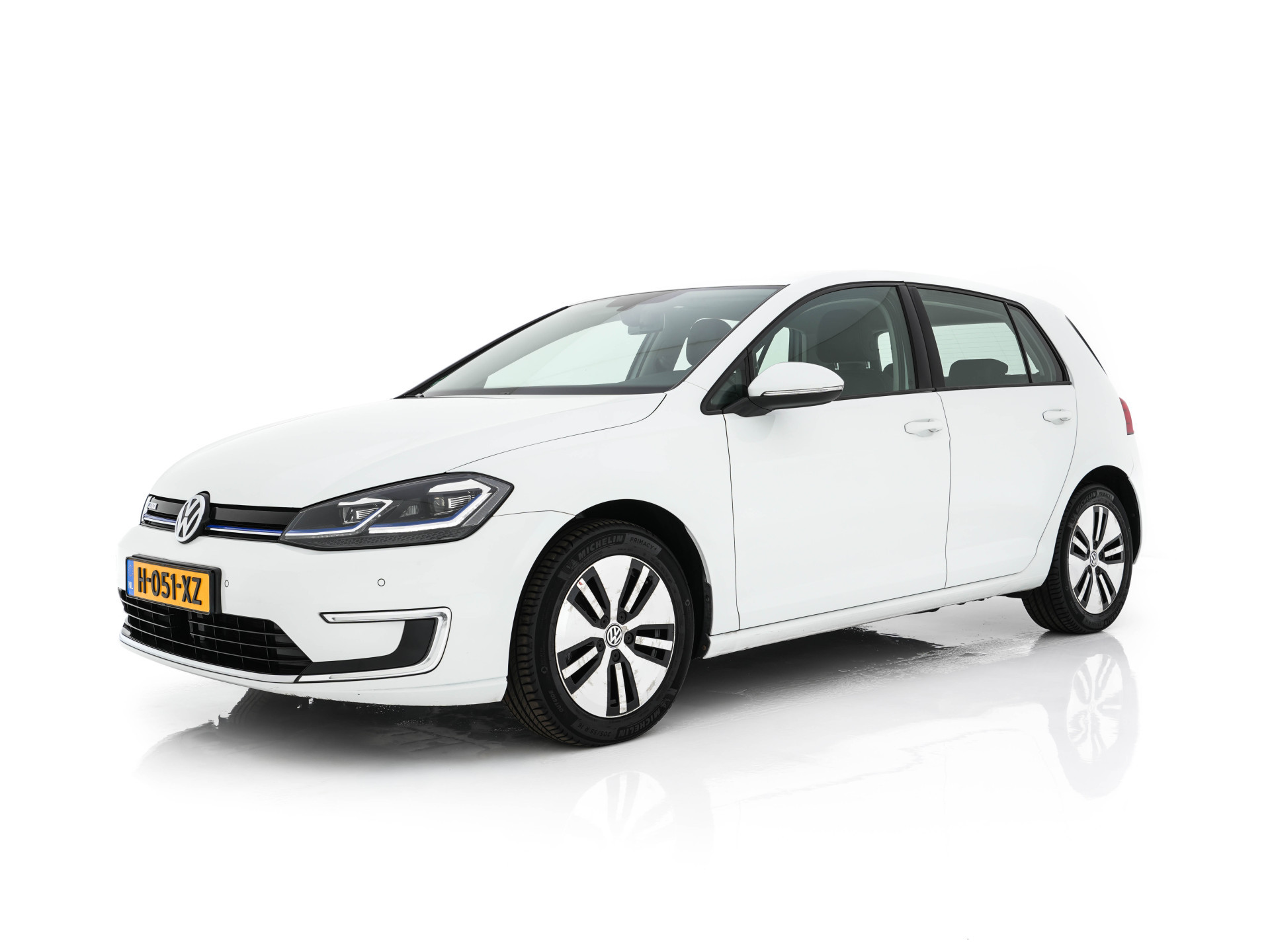 Volkswagen e-Golf (SOH-86%) Aut. *HEAT-PUMP | LEATHER | FULL-LED | NAVI-FULLMAP | CAMERA | HEATED-SPORTSEATS | ECC | CCS-FASTLOADER | PDC | CARPLAY | CRUISE | 16''ALU*