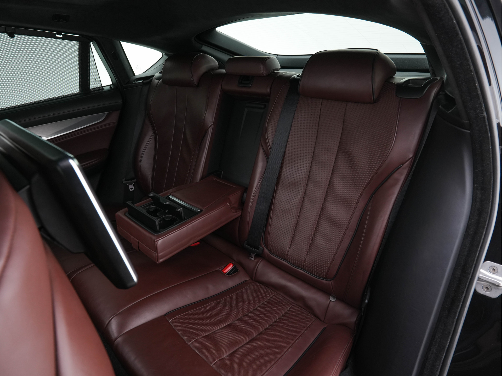 BMW X6 xDrive40d M-Sportpack High Executive Aut. *PANO | LUXURY-LEATHER | BANG/OLUFSEN-SURROUND | HEAD-UP | SOFT-CLOSE | FULL-LED | MEMORY-PACK | DIGI-COCKPIT | KEYLESS | CAMERA | NAVI-FULLMAP | HEATED-SPORTSEATS | 21"ALU*