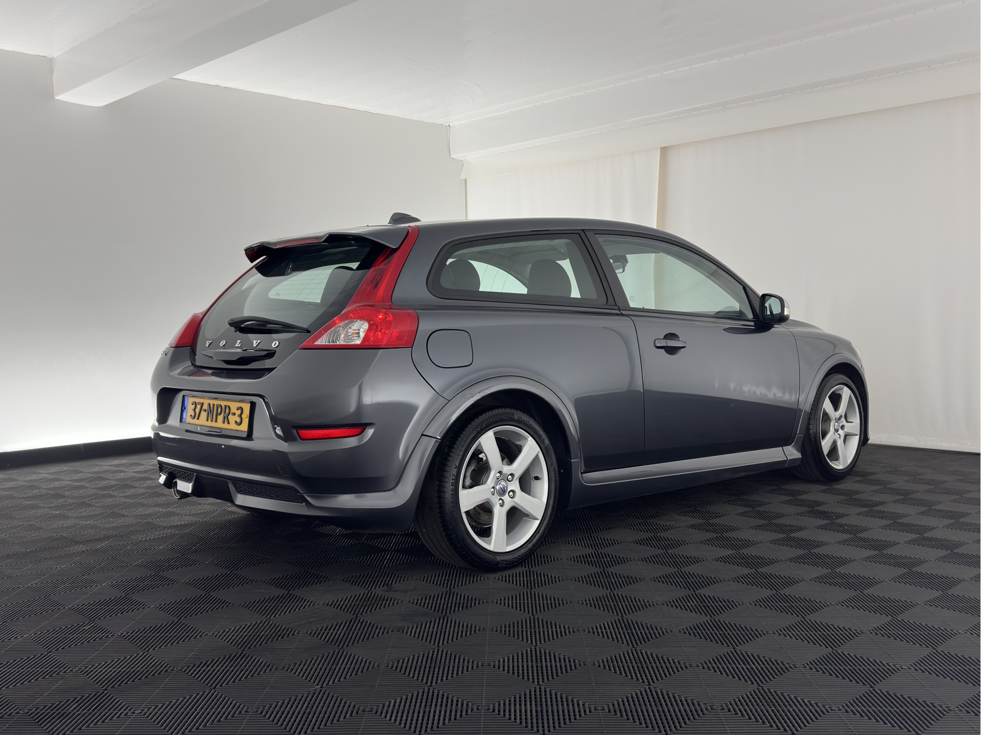Volvo C30 1.6 D2 R-Design (INCL-BTW) *LEATHER-FABRIC | SPORT-SEATS | ECC | PDC | CARBON-INLAY | CRUISE | 17''ALU*