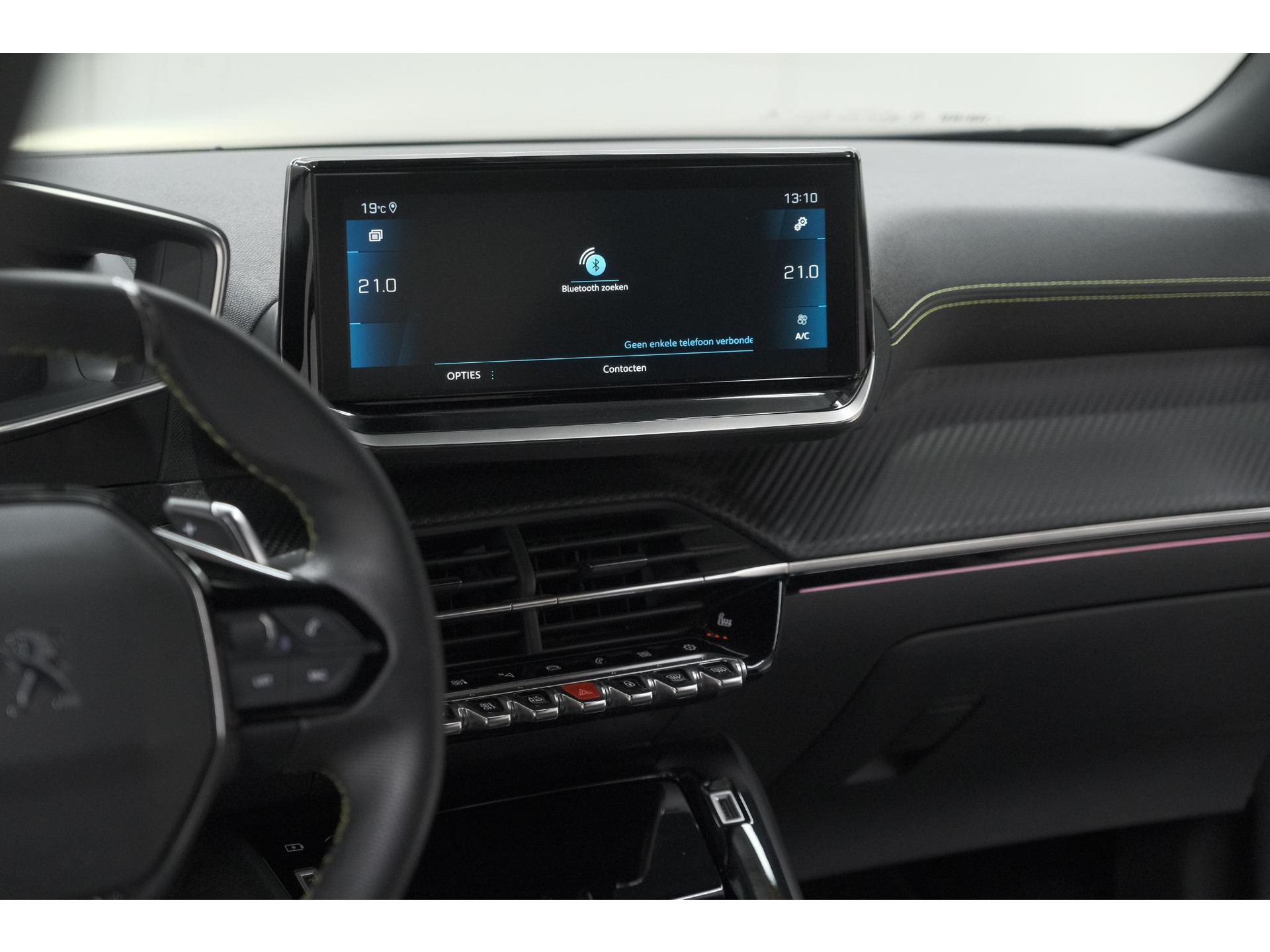 Peugeot 2008 PureTech 130 EAT8 GT | Camera | Dodehoekdetectie | Apple Carplay | Pack Winter