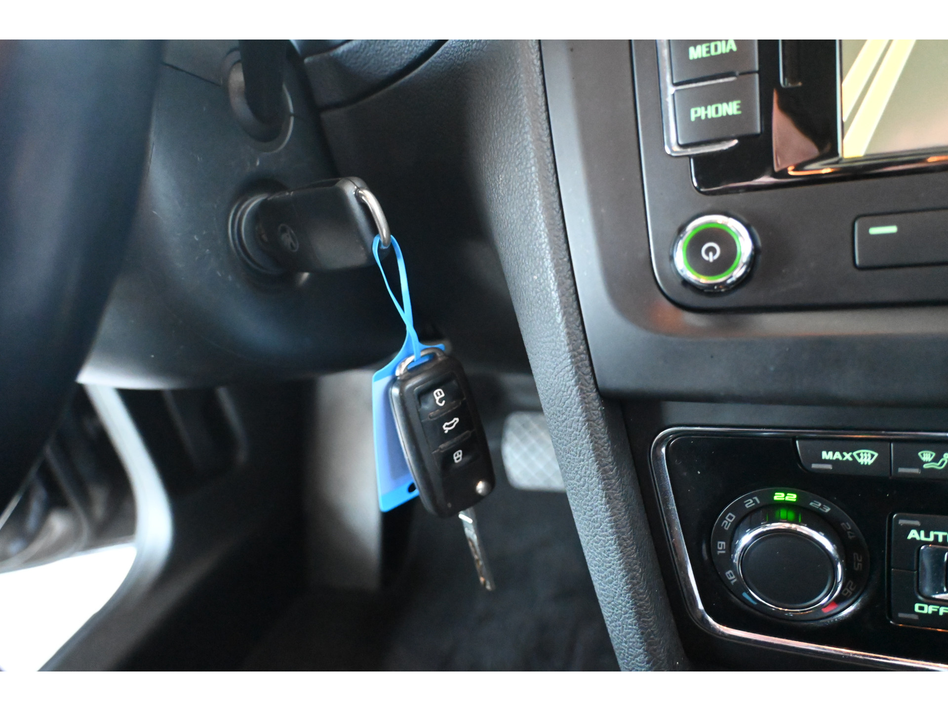 ŠKODA Superb Combi 1.8 TSI Ambition Automaat Clima Navigatie Cruise Control Trekhaak Inruil Mogelijk!