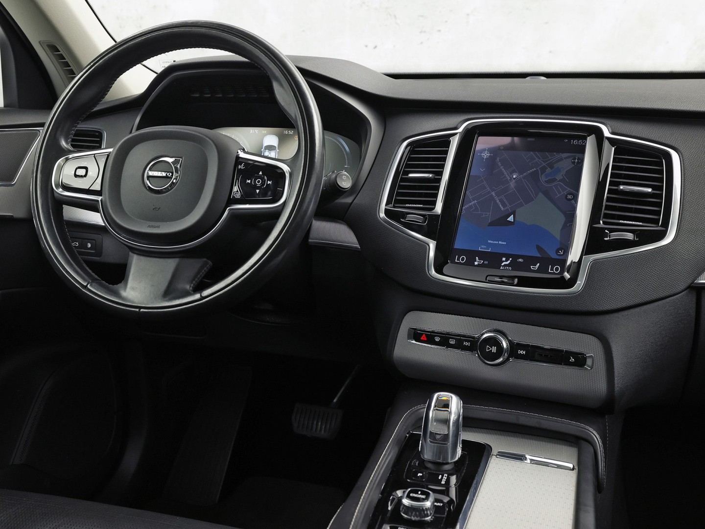 Volvo XC90 2.0 T8 Twin Engine AWD Inscription Automaat 407Pk (PANORAMADAK, APPLE CARPLAY, MEMORY SEATS, STOELVERWARMING/KOELING, CAMERA, GETINT GLAS, LEDER, TREKHAAK, NIEUWE APK)