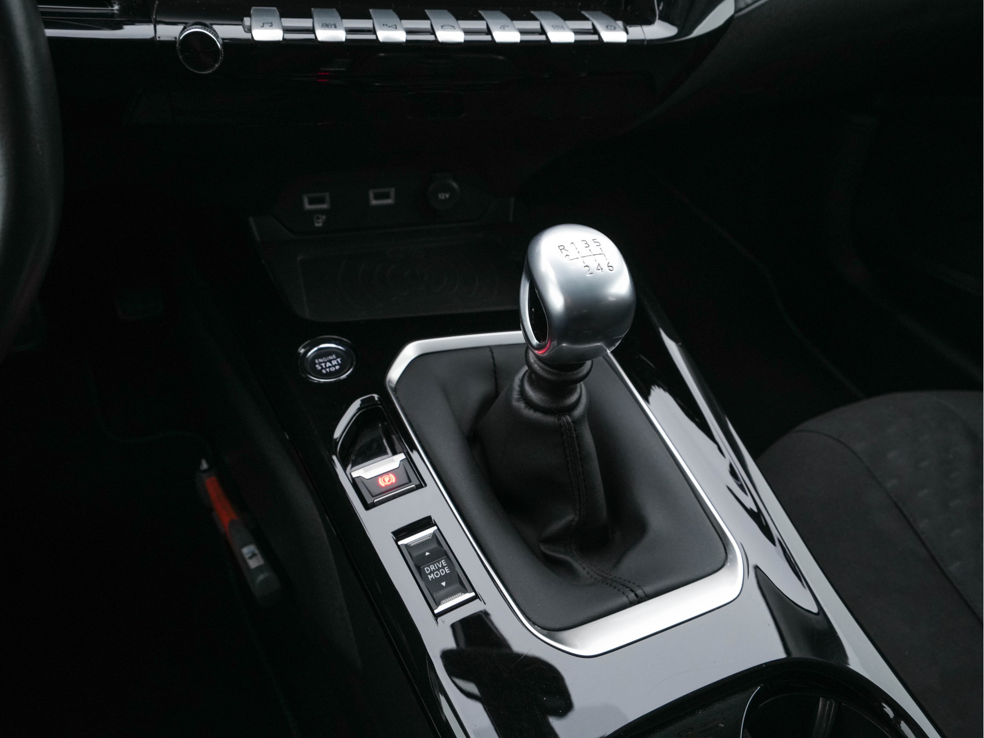 Peugeot 508 SW 1.5 BlueHDI Blue Lease Active Avantage (INCL-BTW) *NAVI-FULLMAP | DIGI-COCKPIT | LANE-ASSIST | SPORT-SEATS | PRIVACY-GLASS | CAMERA | DAB | KEYLESS | ECC | CARBON-INLAY | PDC | CRUISE | 19"ALU*