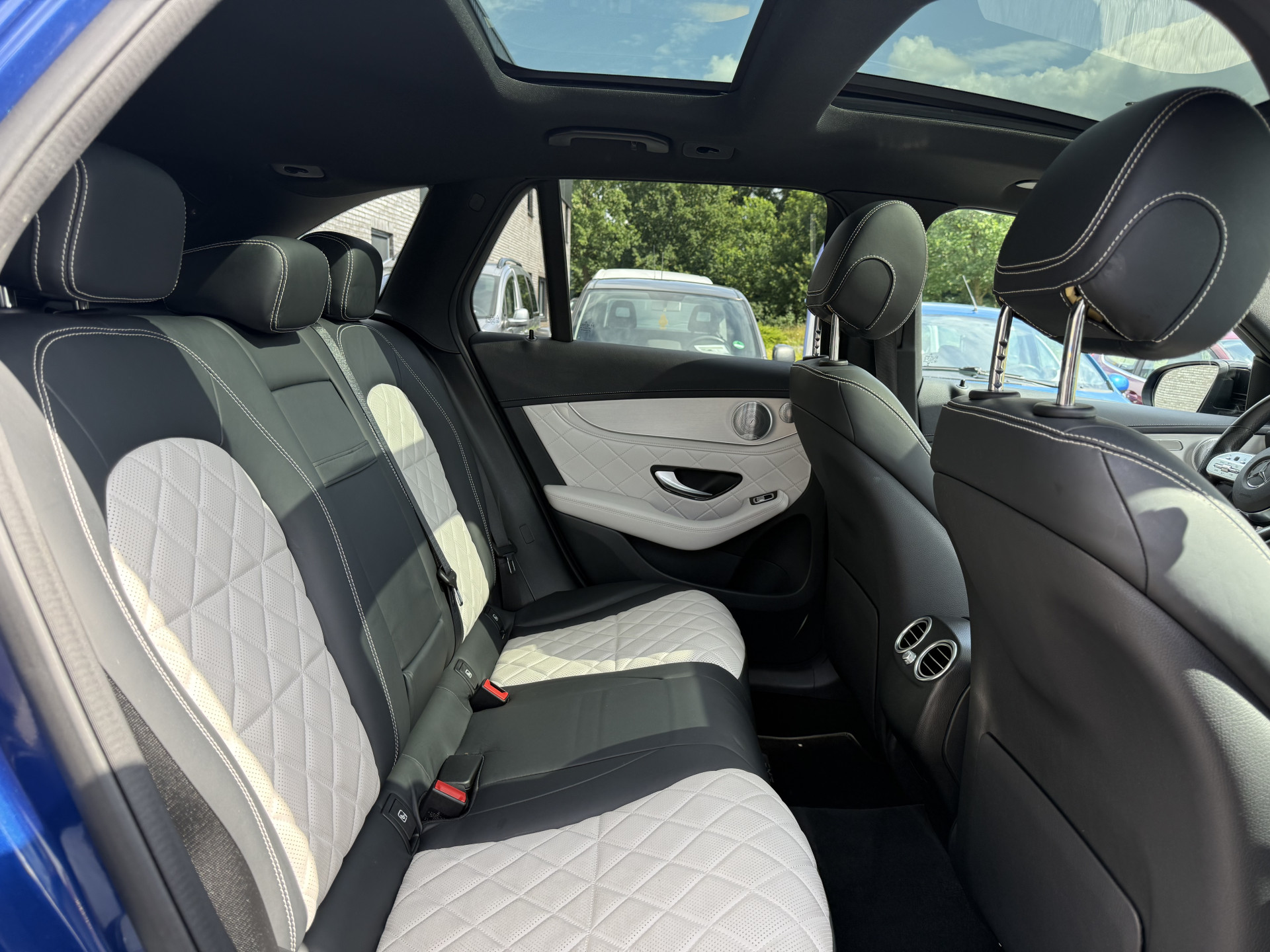 Mercedes-Benz GLC-klasse 200 Premium Plus | 2E EIGENAAR | 3/6/12 MND GARANTIE  | LED | BURMESTER | AMG | PANODAK | NAVI | CARPLAY | PARFUM | LEDER |