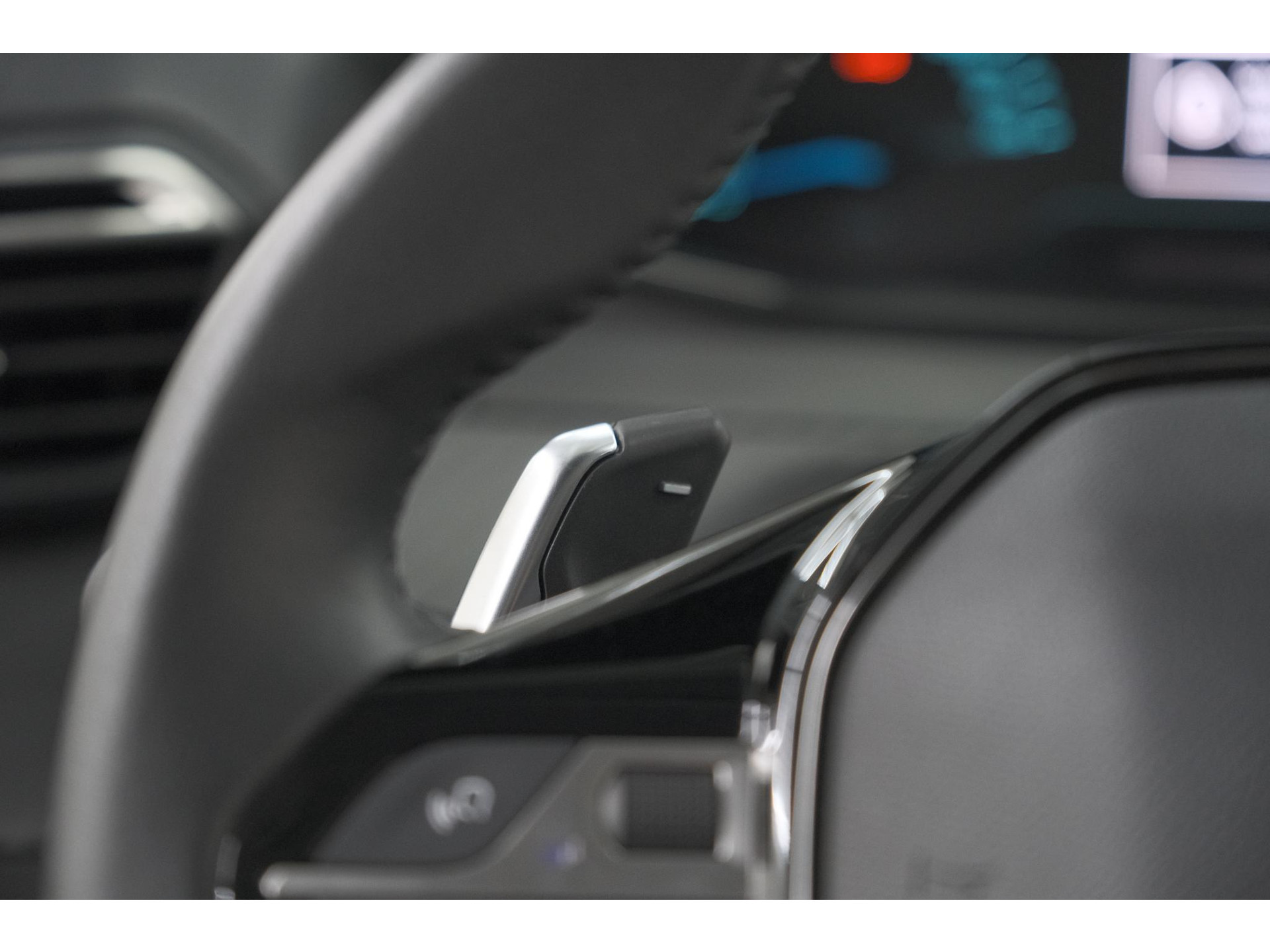 Peugeot 208 1.2 Hybrid 110 e-DCS6 Style | Parkeersensoren | Apple Carplay | Cruise Control | Airco