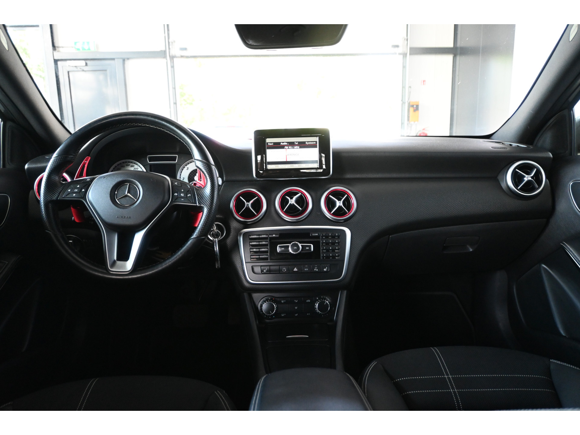 Mercedes-Benz A-klasse 180 CDI AMG Automaat Airco Navigatie Stoelverwarming Rijklaarprijs Inruil Mogelijk!