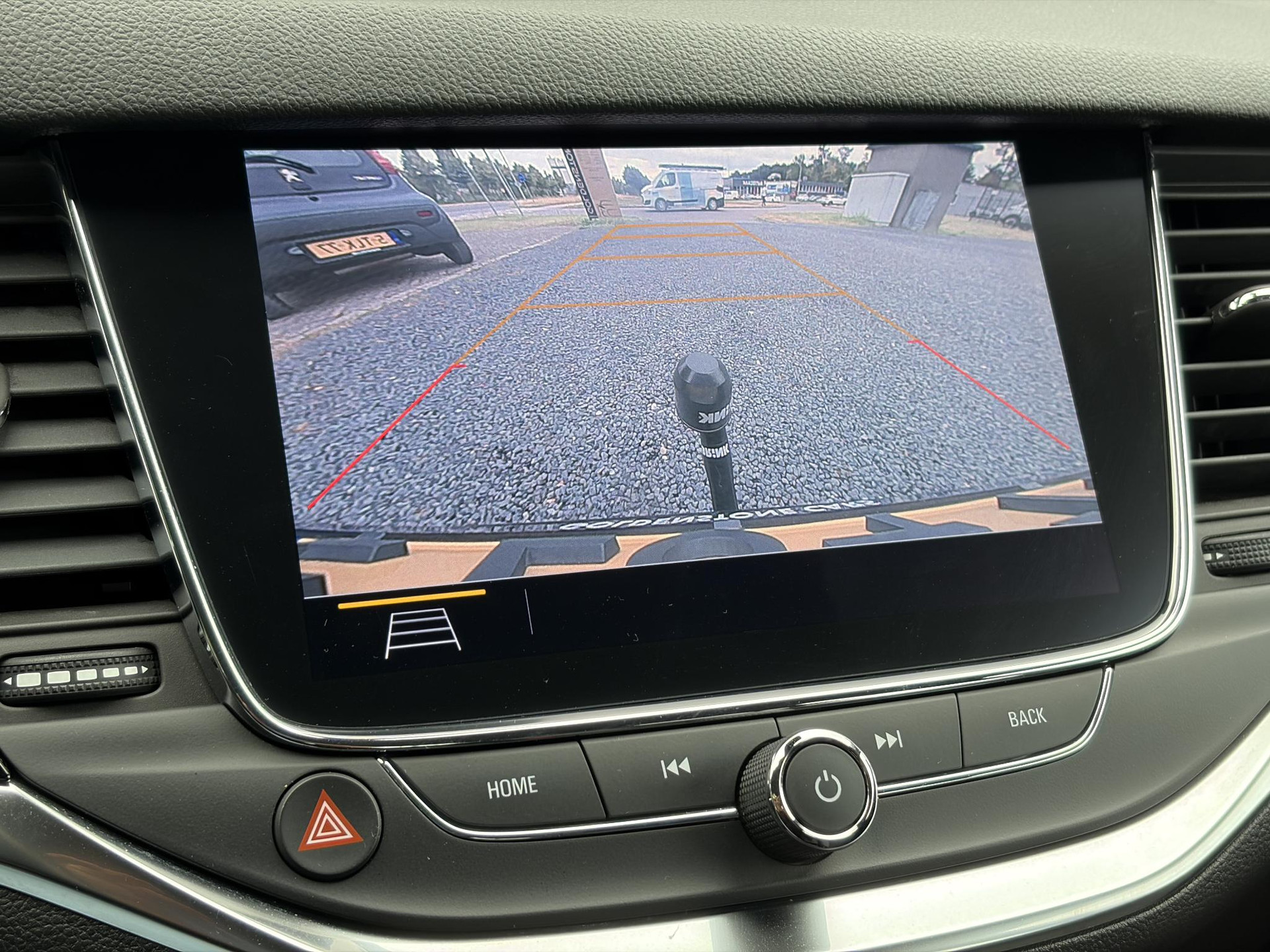 Opel Astra 1.2 Business Elegance 2e Eigenaar l Navi l Camera l Carplay l Keyless l Trekhaak l 110pk l Pdc V+A l Halfleder l 6 Bak l N.A.P l | Lm velgen l Rijstrooksensor l Apk tot 07-2027