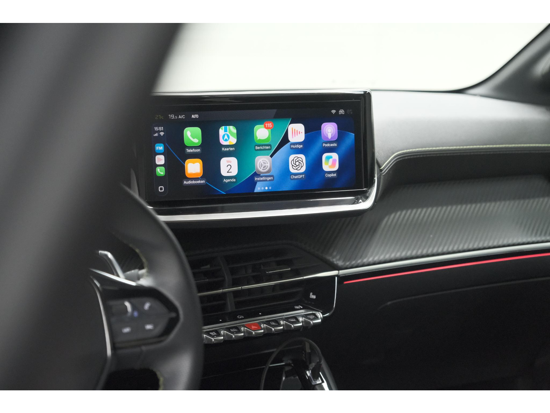 Peugeot 208 1.2 Hybrid 145 e-DCS6 GT | Alcantara Pakket | Camera | Apple Carplay | Stoelverwarming