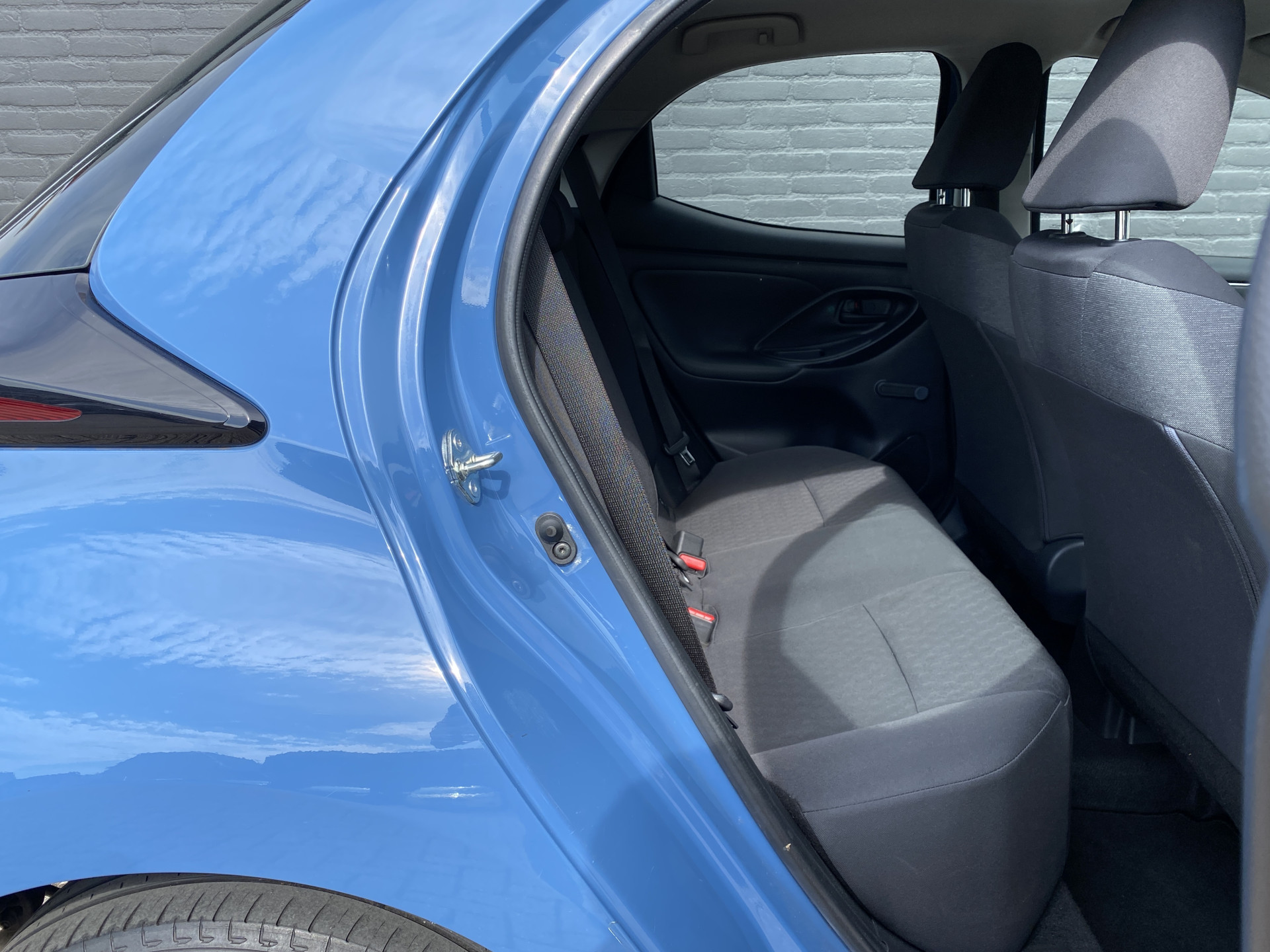 Toyota Yaris 1.0 VVT-i Active | 1e eigenaar | apple carplay/android auto | trekhaak | camera | adaptieve cruise | BTW
