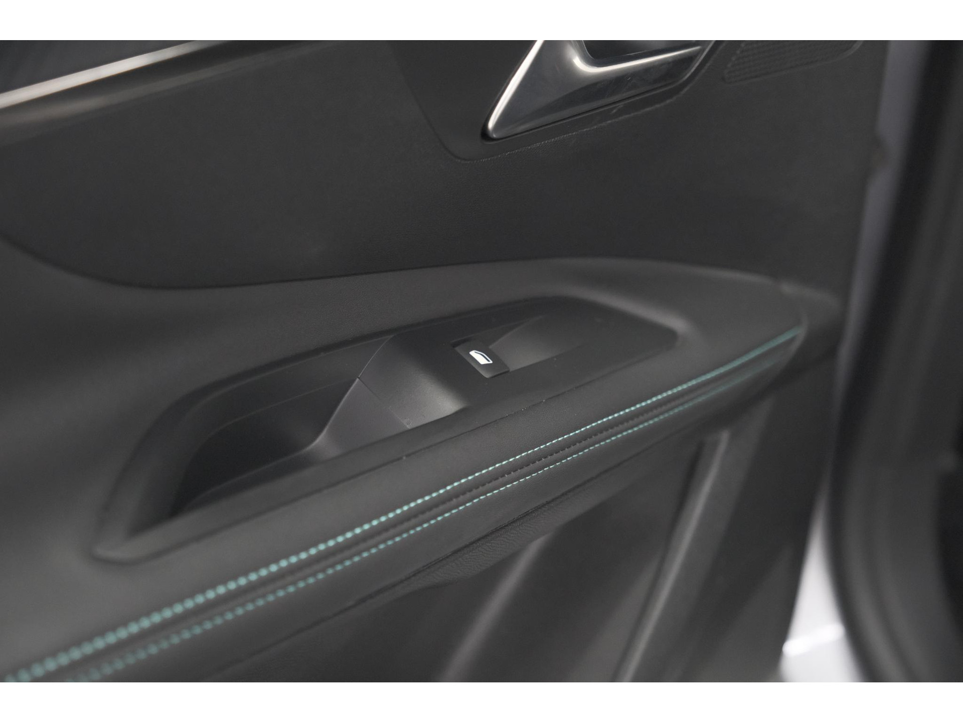 Peugeot 3008 1.6 HYbrid 225 Allure Pack Business | Camera | Navigatie | Apple Carplay | Parkeersensoren