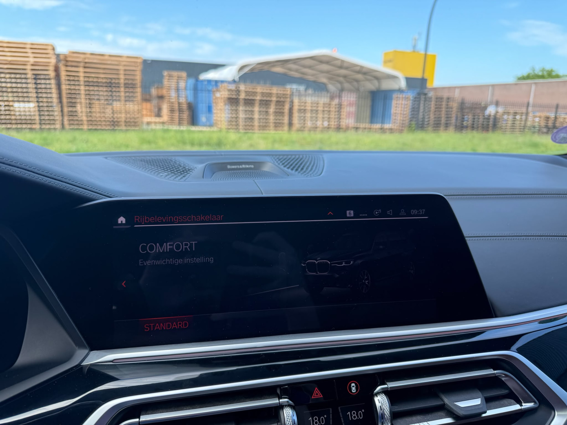 BMW X7 xDrive40i 6p. | 2E EIGENAAR | 3/6/12MND GARANTIE| M-SPORT |PANO | LASER | LED | B&W | MASSAGE | CARPLAY | TREKHAAK | DAB | BOMVOL |