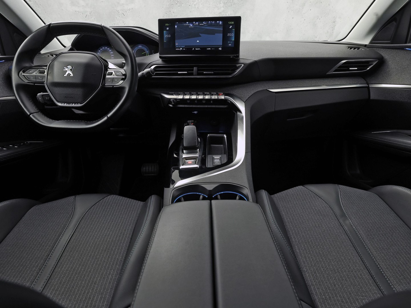 Peugeot 3008 1.6 HYbrid 225 Allure Blacksport 225Pk Automaat (APPLE CARPLAY, SOH 94,7%, BLACK PACK, GROOT NAVI, 360 CAMERA, SPORTSTOELEN, KEYLESS, LANE ASSIST, NIEUWE APK, NIEUWSTAAT)