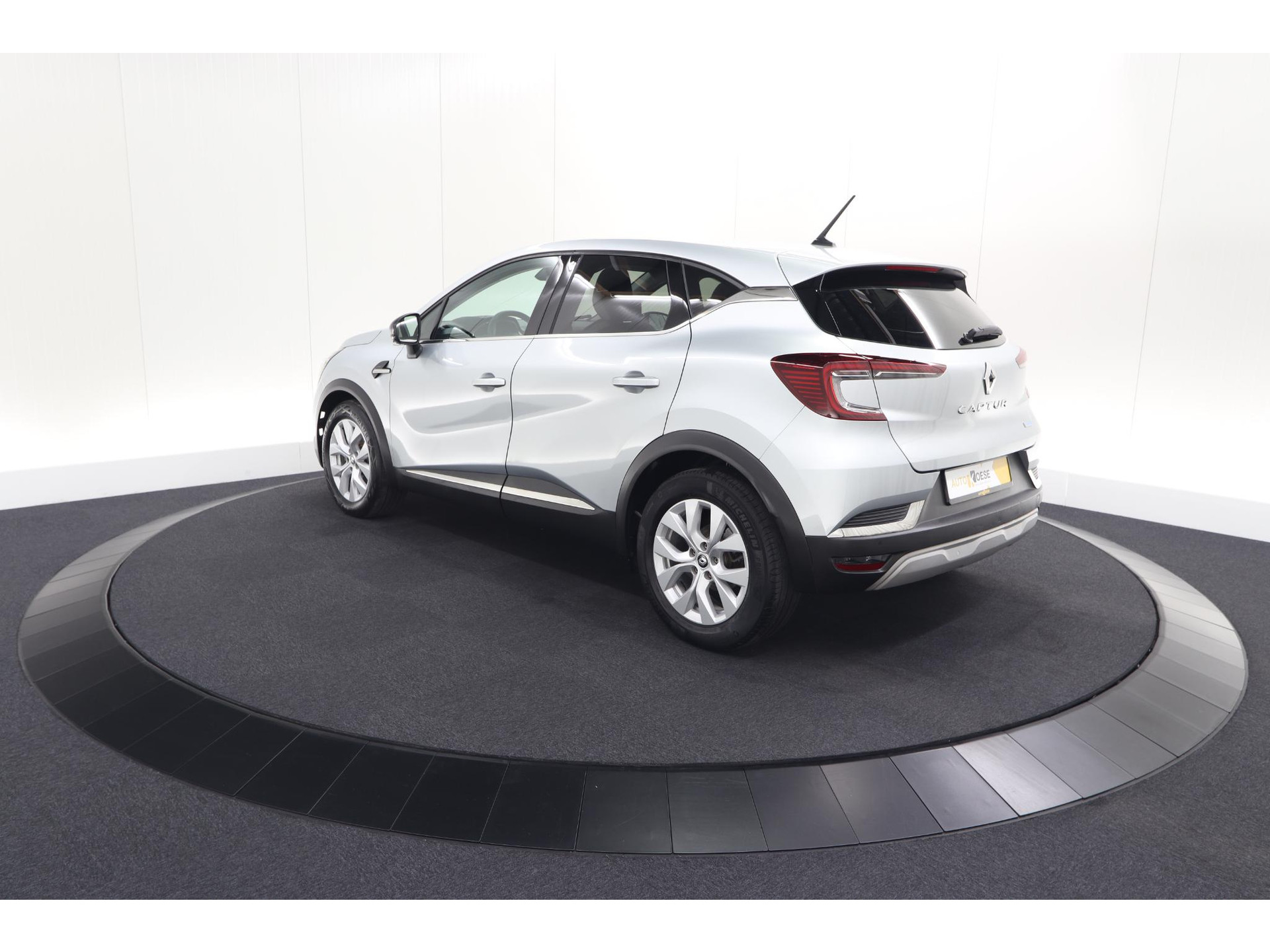Renault Captur 1.6 E-Tech full hybrid 145 techno | Camera | Parkeersensoren | Climate control | Keyless