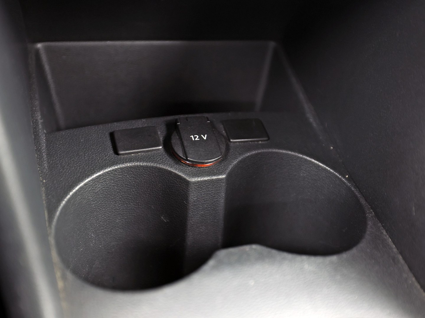 Volkswagen Polo 1.2 Feel (5 DEURS, AIRCO, ELEK RAMEN, SPORTSTOELEN, NIEUWE APK, NIEUWSTAAT)