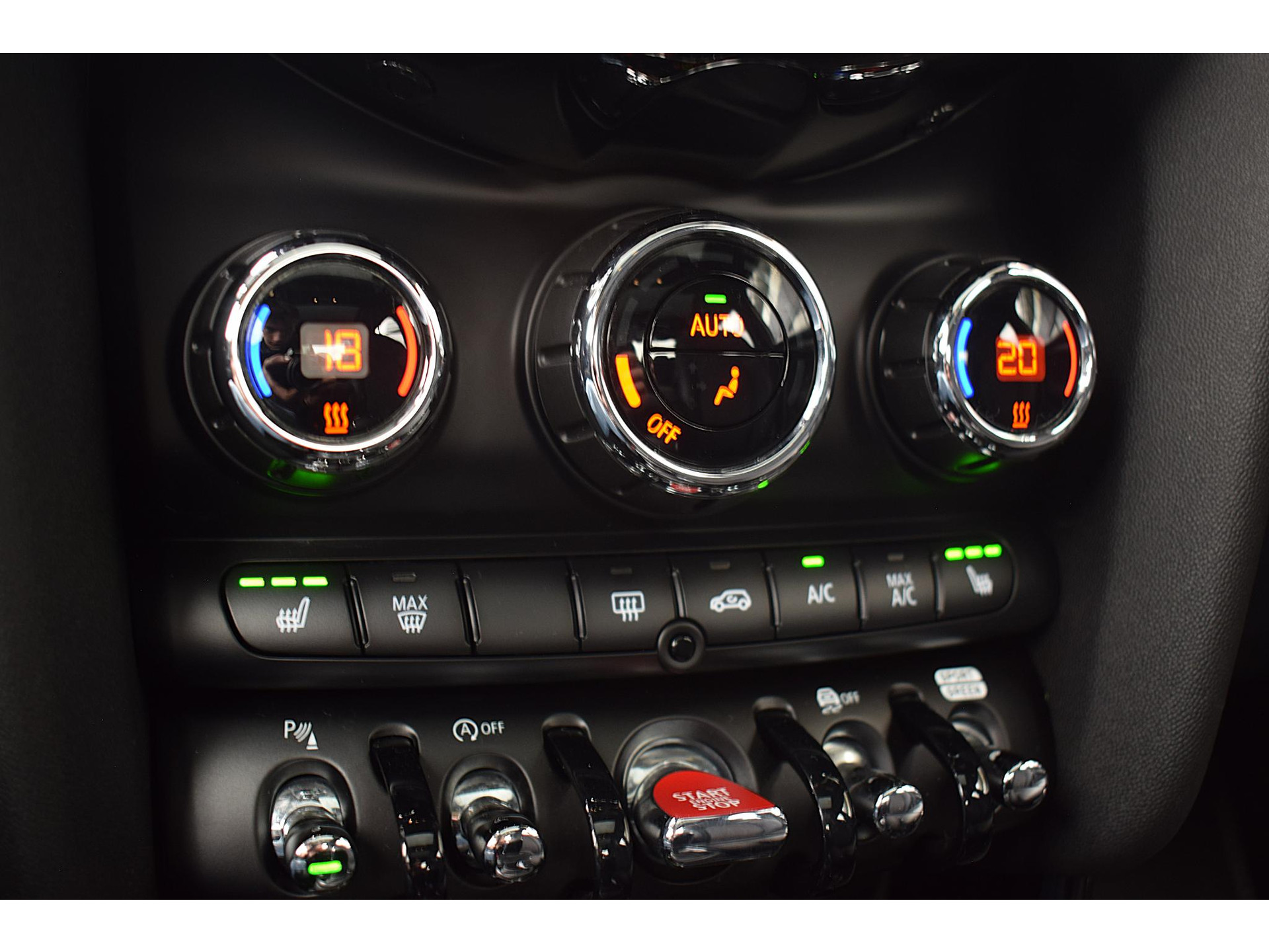MINI 5-Deurs 2.0 Cooper S MINI Yours | Pano | Leer | H/K | HUD | Stuur-en Stoelverwarming