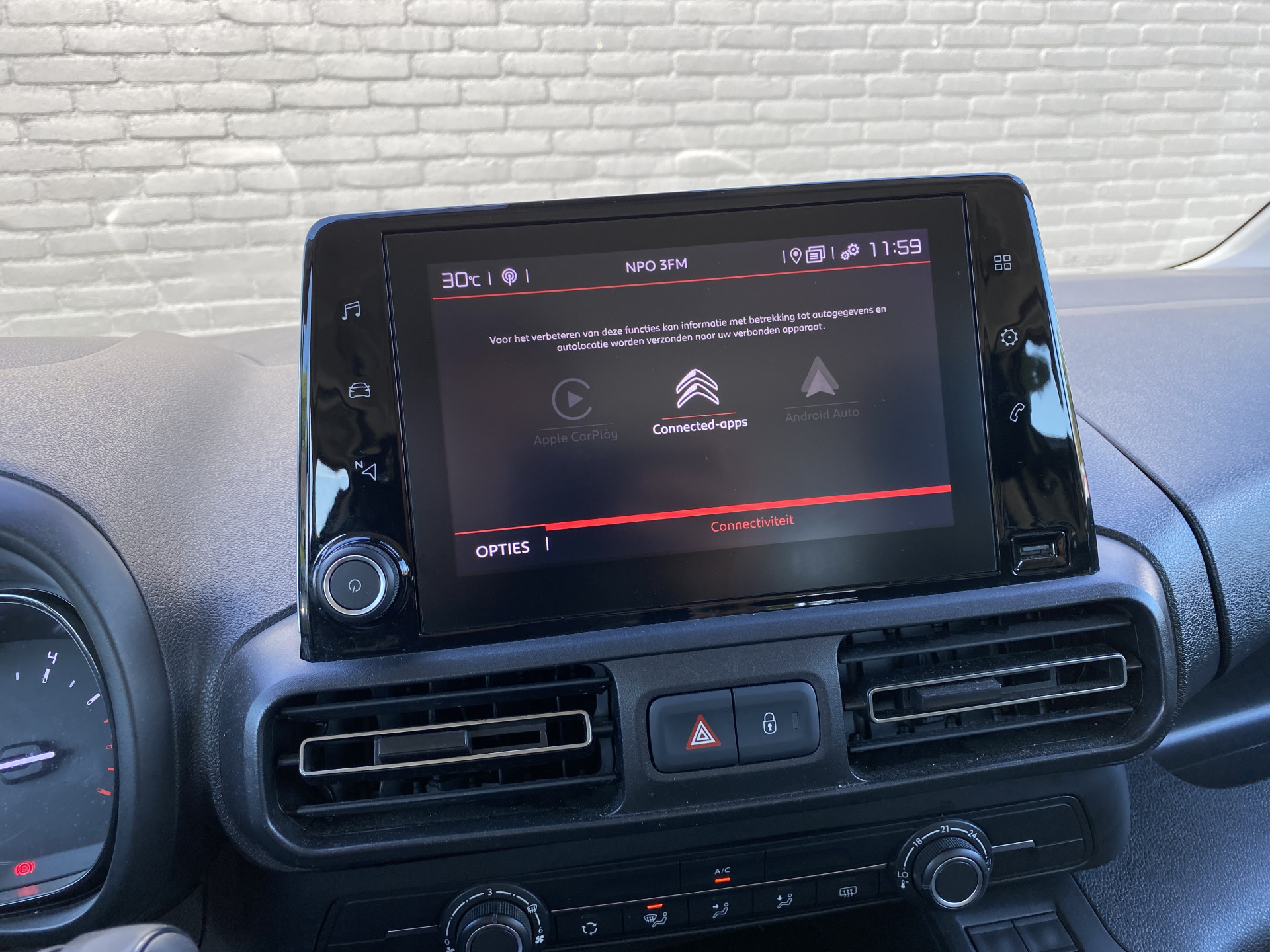 Citroën Berlingo 1.2 PureTech Feel | dealer onderh. | navigatie | cruise control | airco | parkeersensoren | all season banden