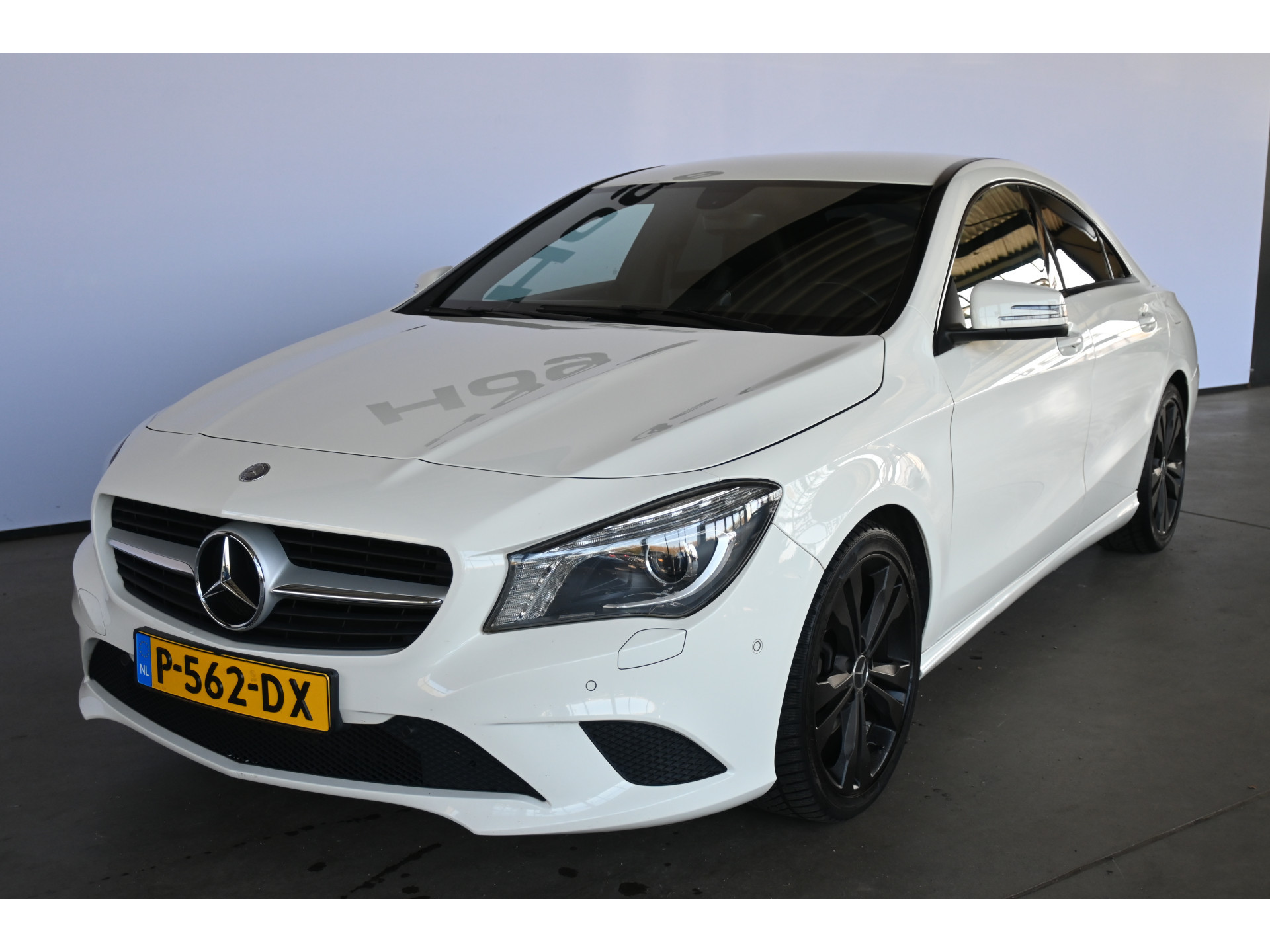 Mercedes-Benz CLA-klasse 200 Ambition Bi-Xenon Cruise Airco PDC Navigatie Inruil Mogelijk!