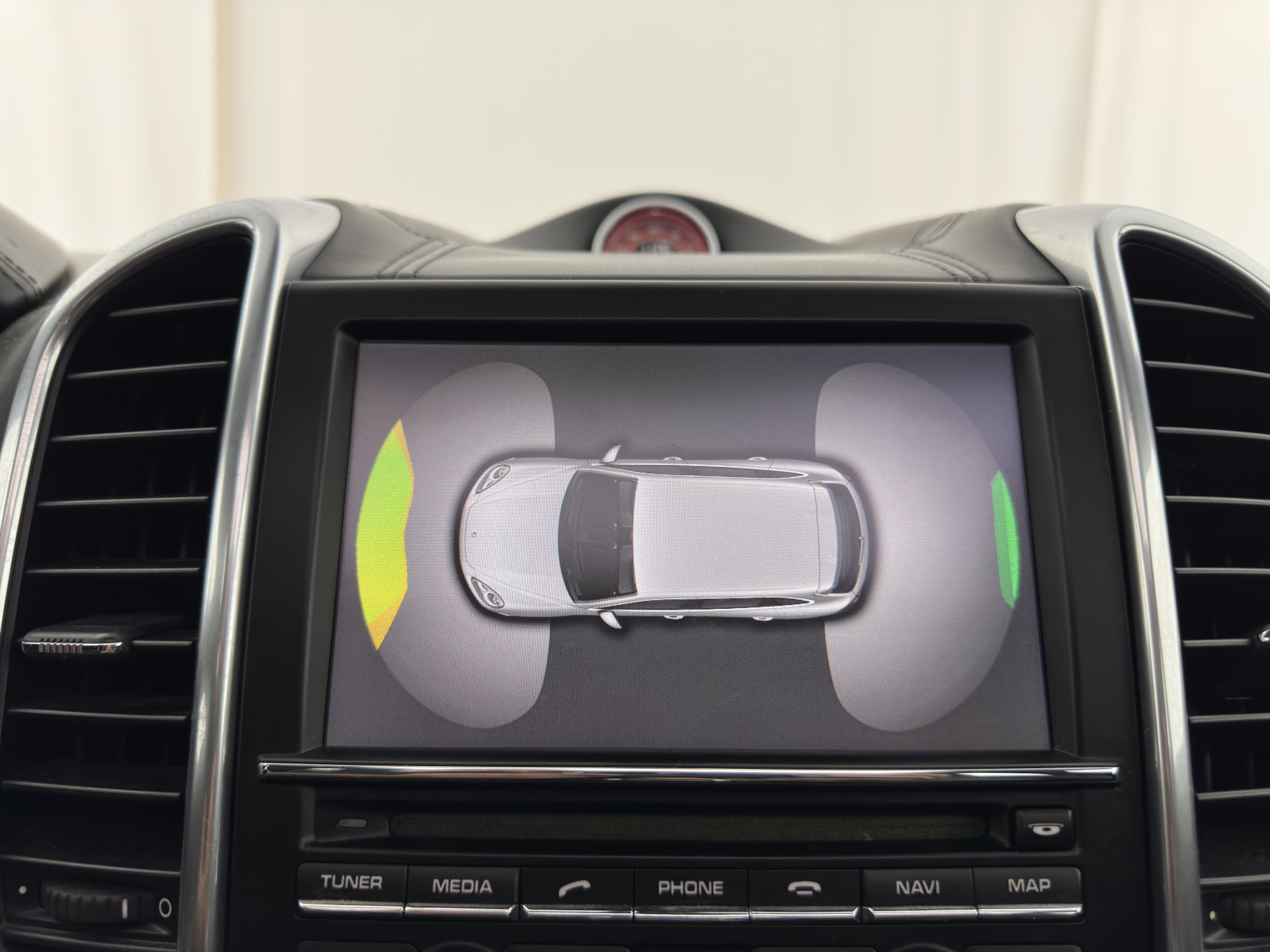 Porsche Cayenne 3.0 D Aut. *PANO | LEATHER | XENON-PLUS | SPORT-CHRONO | HEATED-COMFORTSEATS | BOSE-SOUND | MEMORY-PACK |  AIR-SUSPENSION | NAVI-FULLMAP | TOWBAR | LANE-ASSIST | SHIFT-PADDLES | 18''ALU*